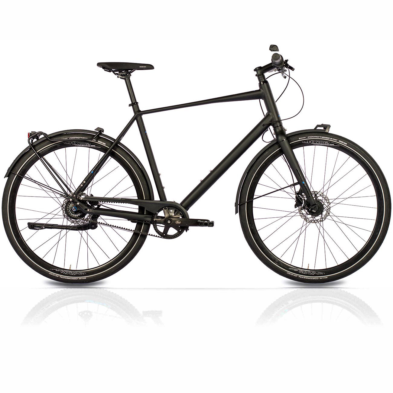 Schwarzes Fahrrad mit Schutzblechen, schwarzem Rahmen und weißen Reifen.