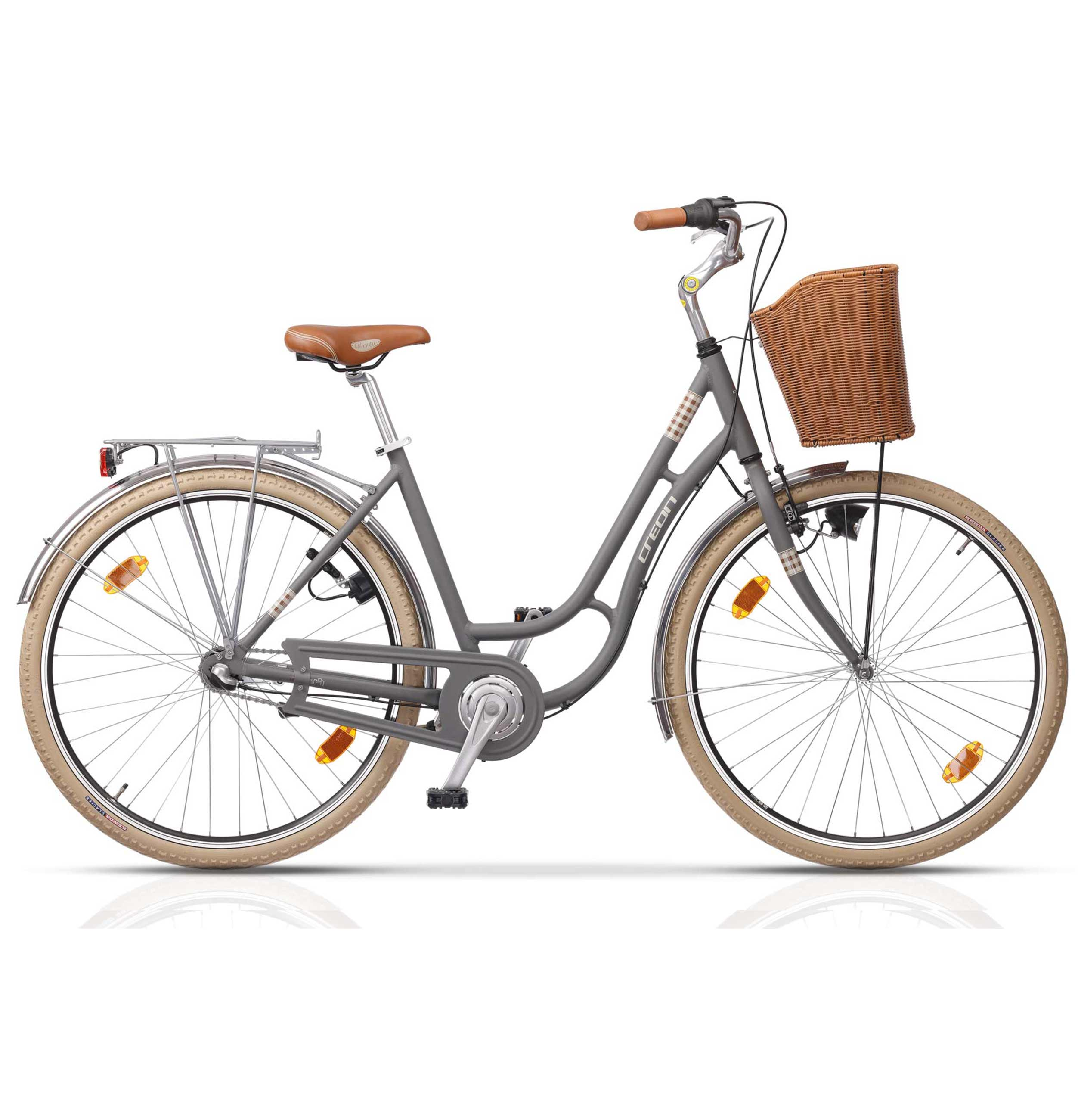 Graues City-Fahrrad mit braunem Korb und Sattel, freigestellt auf Weiß.