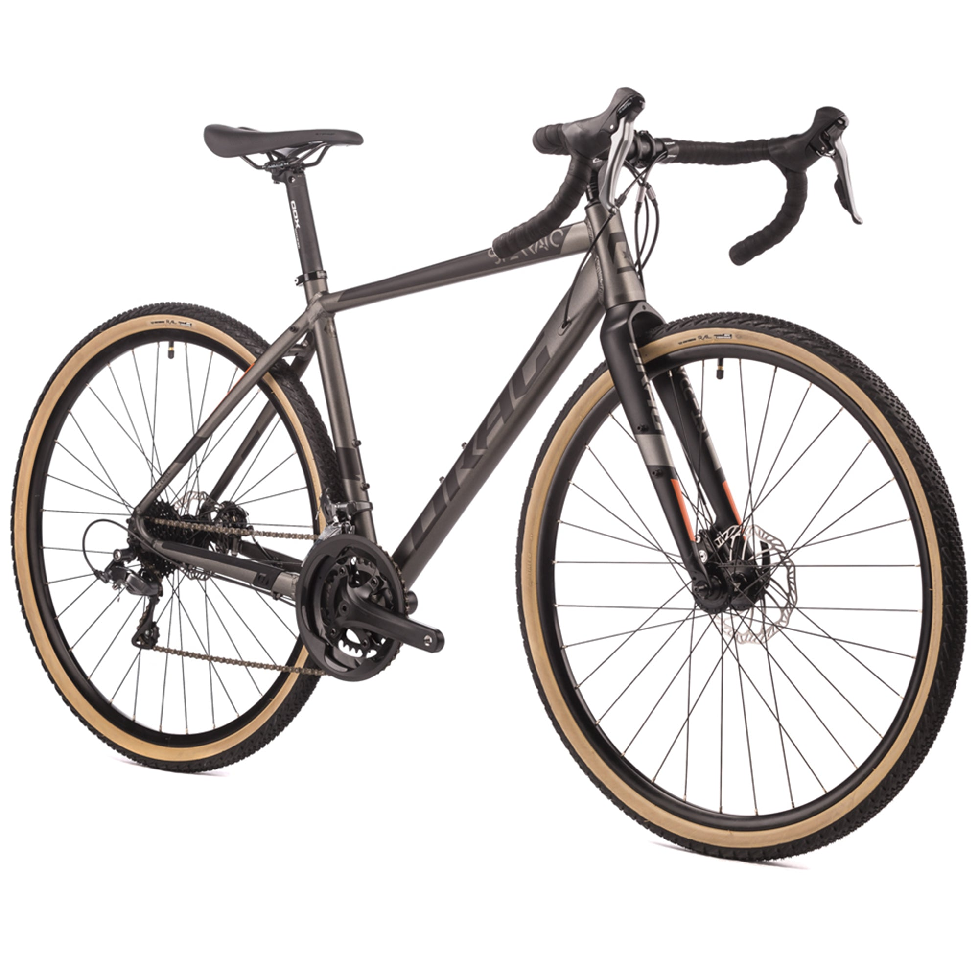 Graues Gravelbike mit beigefarbenen Reifen auf weißem Hintergrund. Schwarzer Lenker, Dropbars und Sattel.