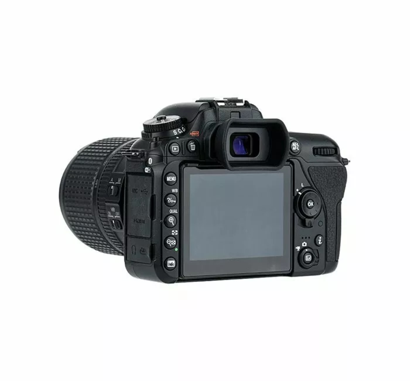 Schwarze DSLR-Kamera mit Objektiv, Bildschirm und Knöpfen, auf weißem Hintergrund.