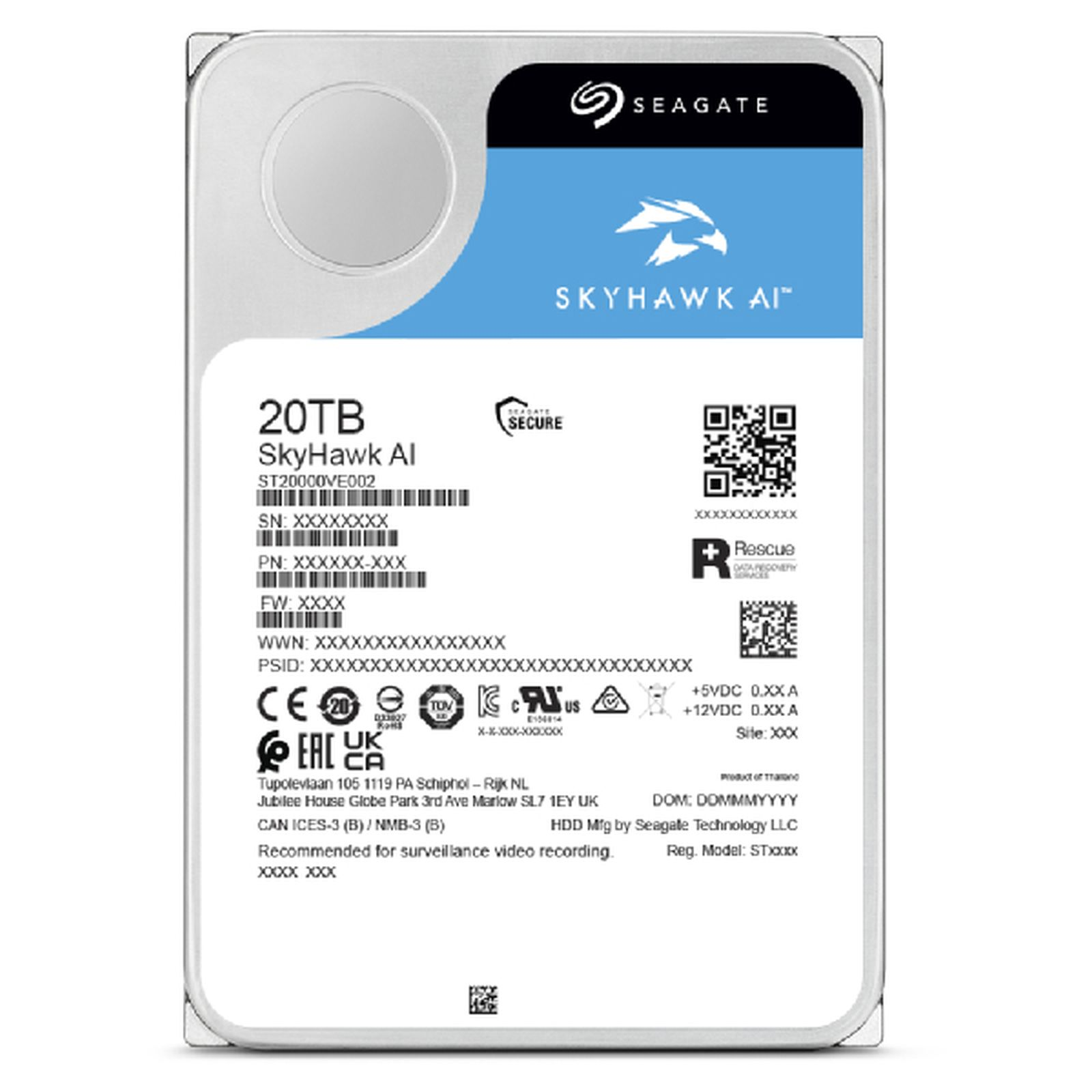 Srebrny dysk twardy z czarno-niebieską etykietą, Seagate Skyhawk AI, na białym tle.