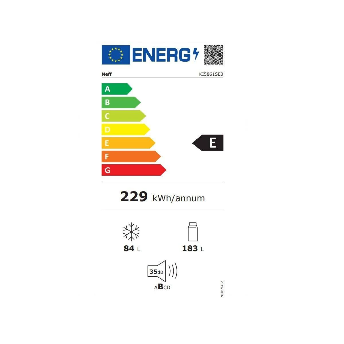 Energielabel mit E-Bewertung. Zeigt kWh und Kühlschrankkapazität in Litern.