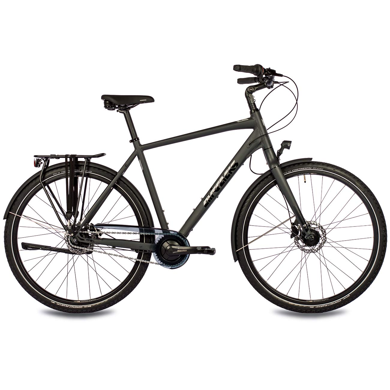 Schwarzes Fahrrad mit Schutzblechen, Gepäckträger und dunkelgrauem Rahmen, auf weißem Hintergrund.