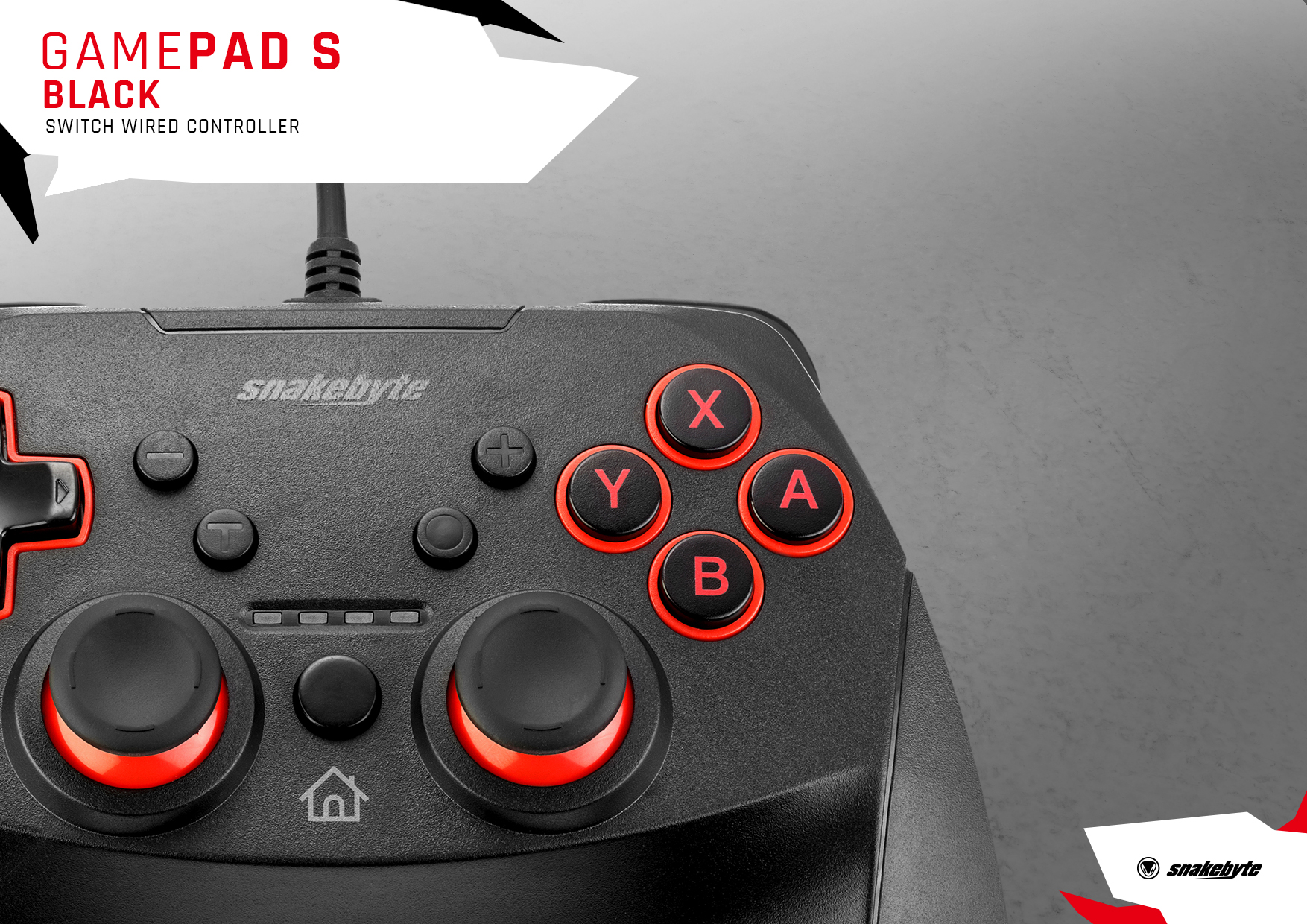 Mando negro con botones rojos, marcados X, Y, A y B. La marca es Snakebyte.