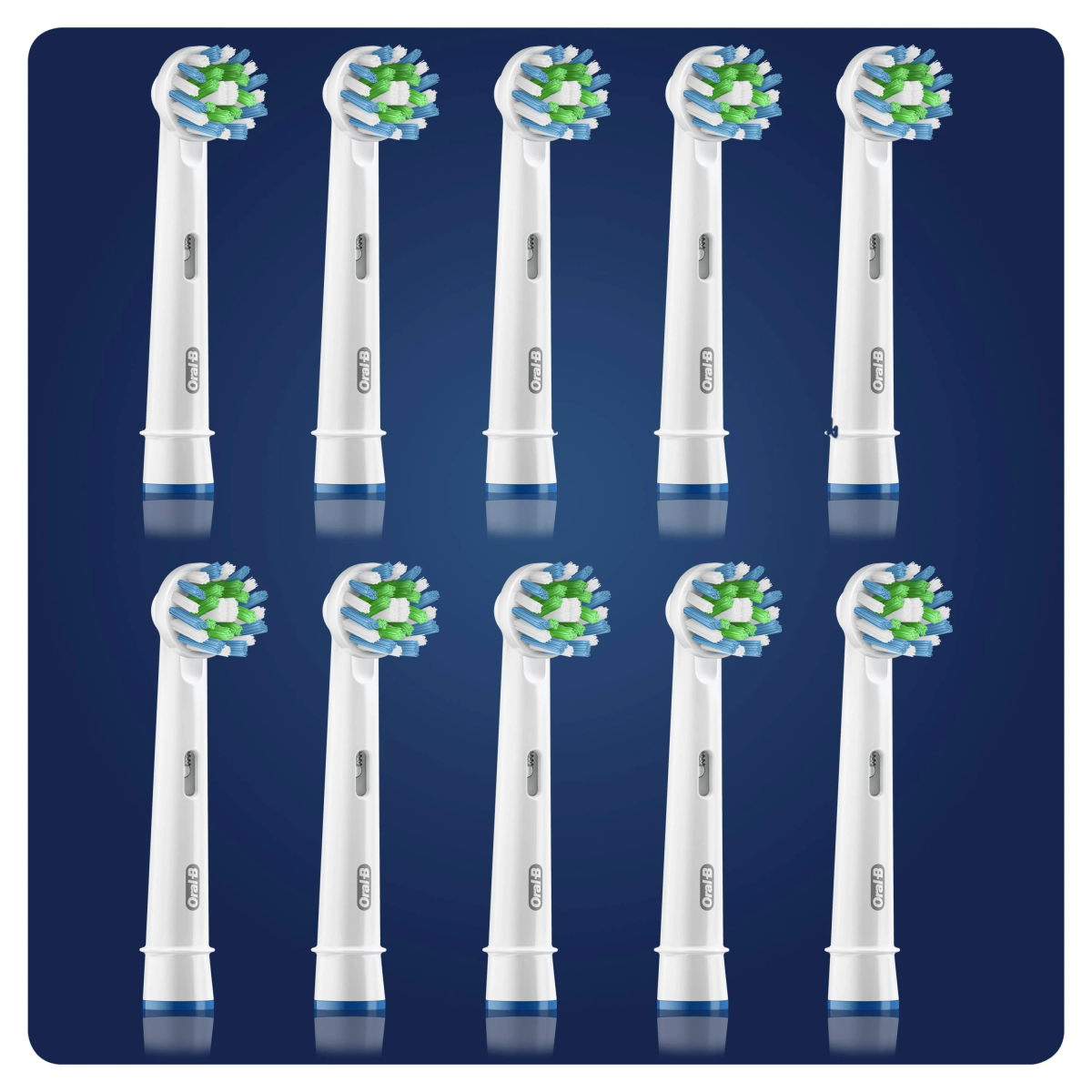 Diez cabezales de cepillo de dientes Oral-B en fila. Tienen cerdas azules, verdes y blancas.