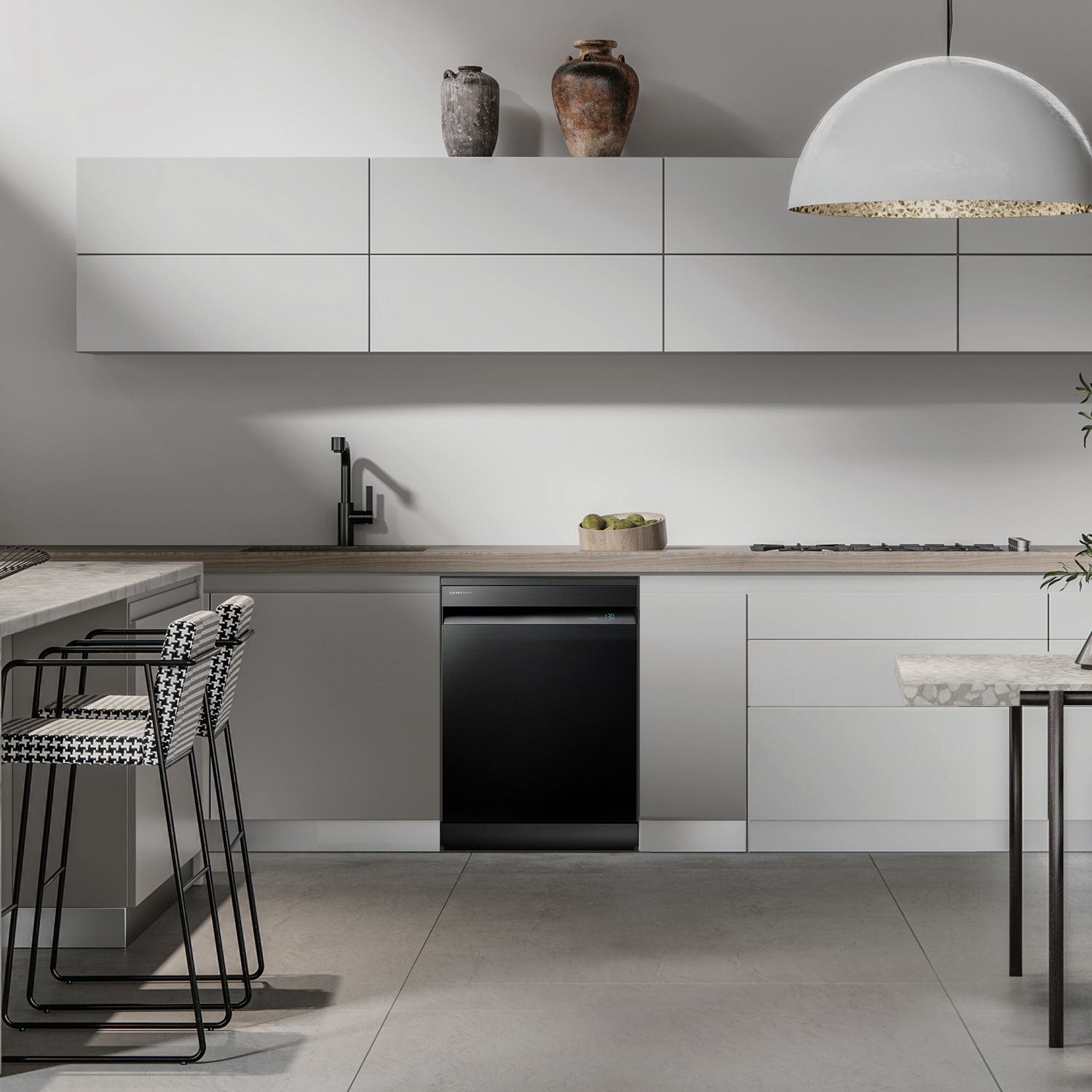 Nowoczesna czarna zmywarka wbudowana w białą kuchnię, ze stołkami i blatem.