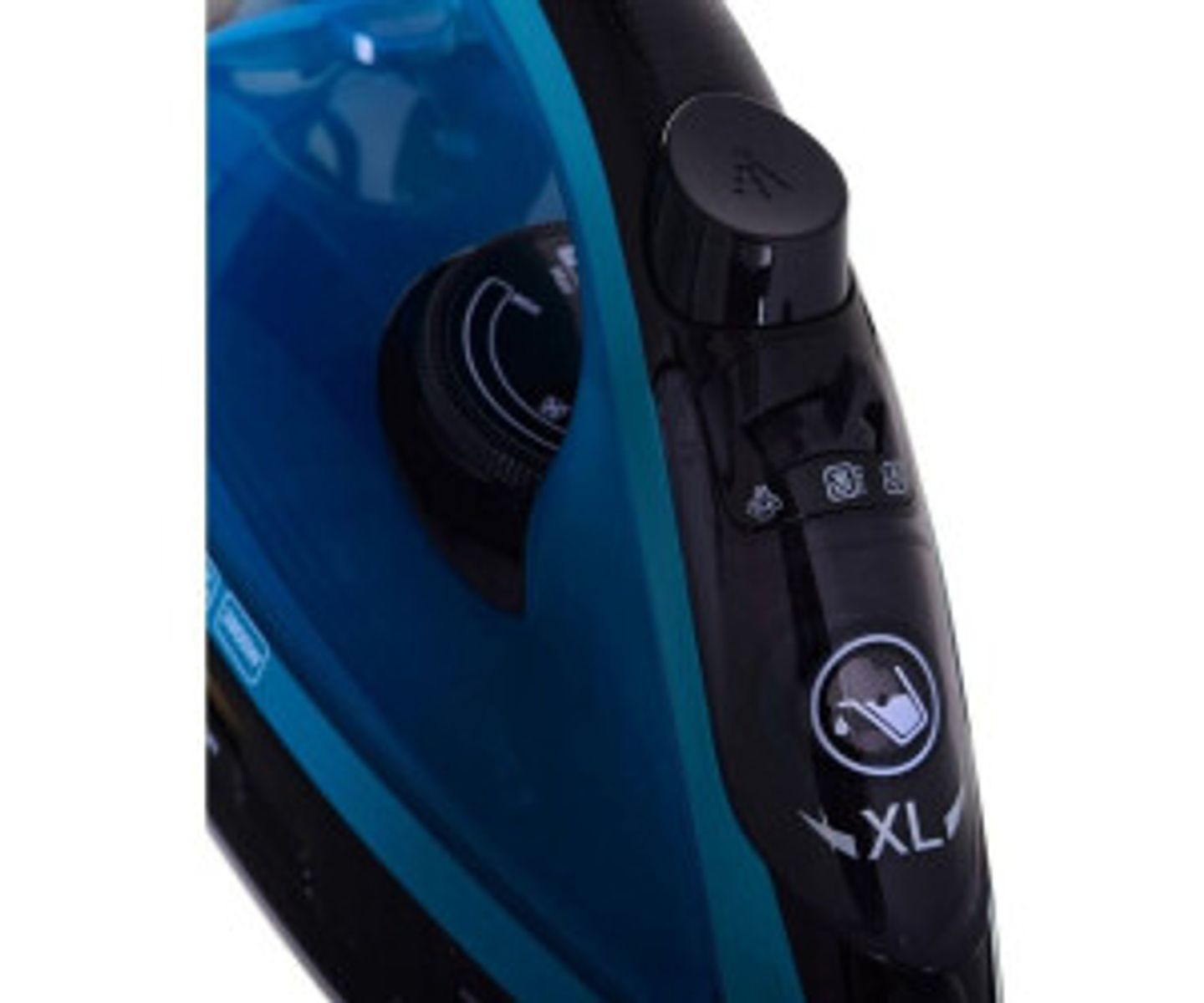 Primo piano di un ferro da stiro nero e blu, che mostra la manopola di controllo, i pulsanti e il marchio 'XL'.