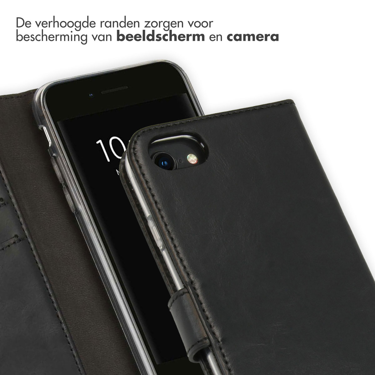 Zwarte telefoonhoes met een telefoon erin. De hoes is open en toont het scherm. Zwart leer en doorzichtig plastic.