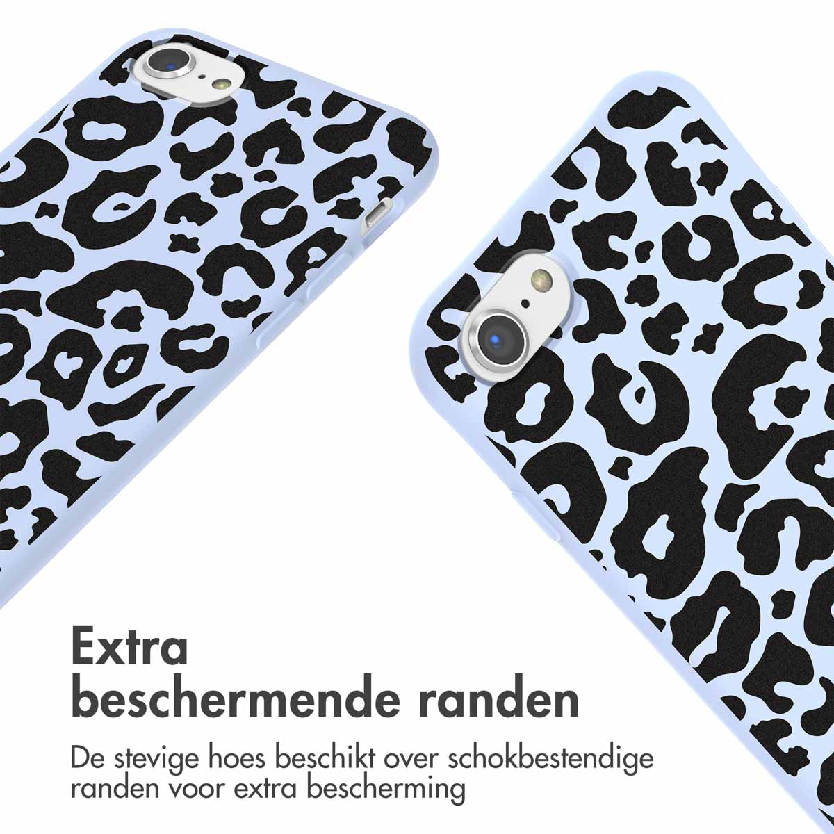 Lichtblauwe telefoonhoesjes met een luipaardprint. De hoes heeft beschermende randen.