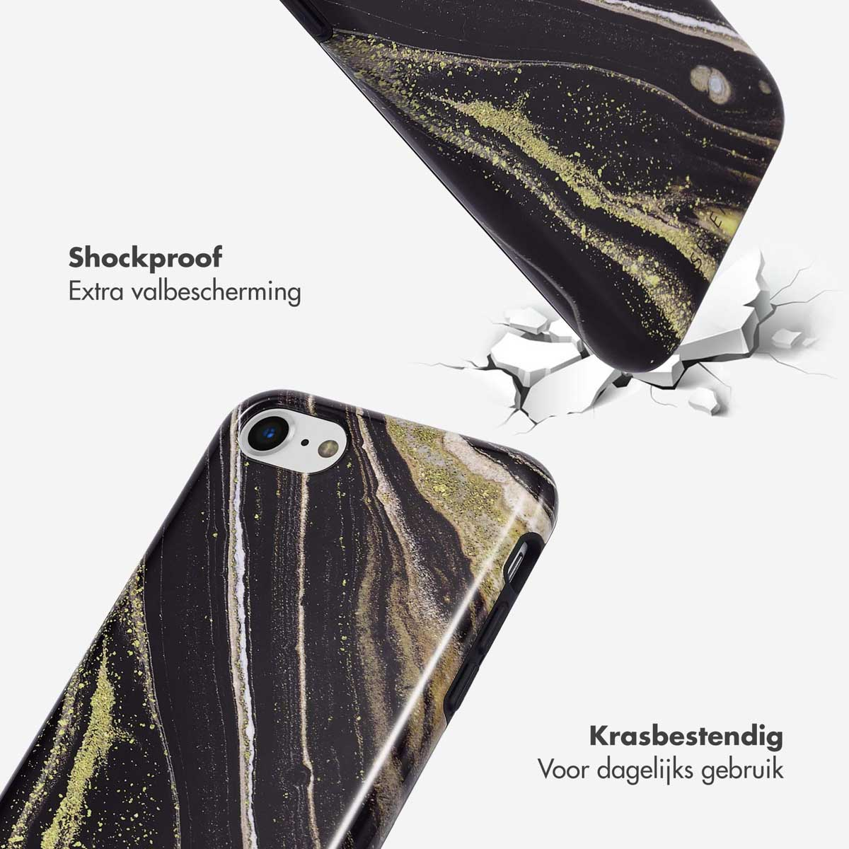 Coque de téléphone noire avec effet marbre tombant et se cassant. La coque est antichoc et résistante aux rayures.