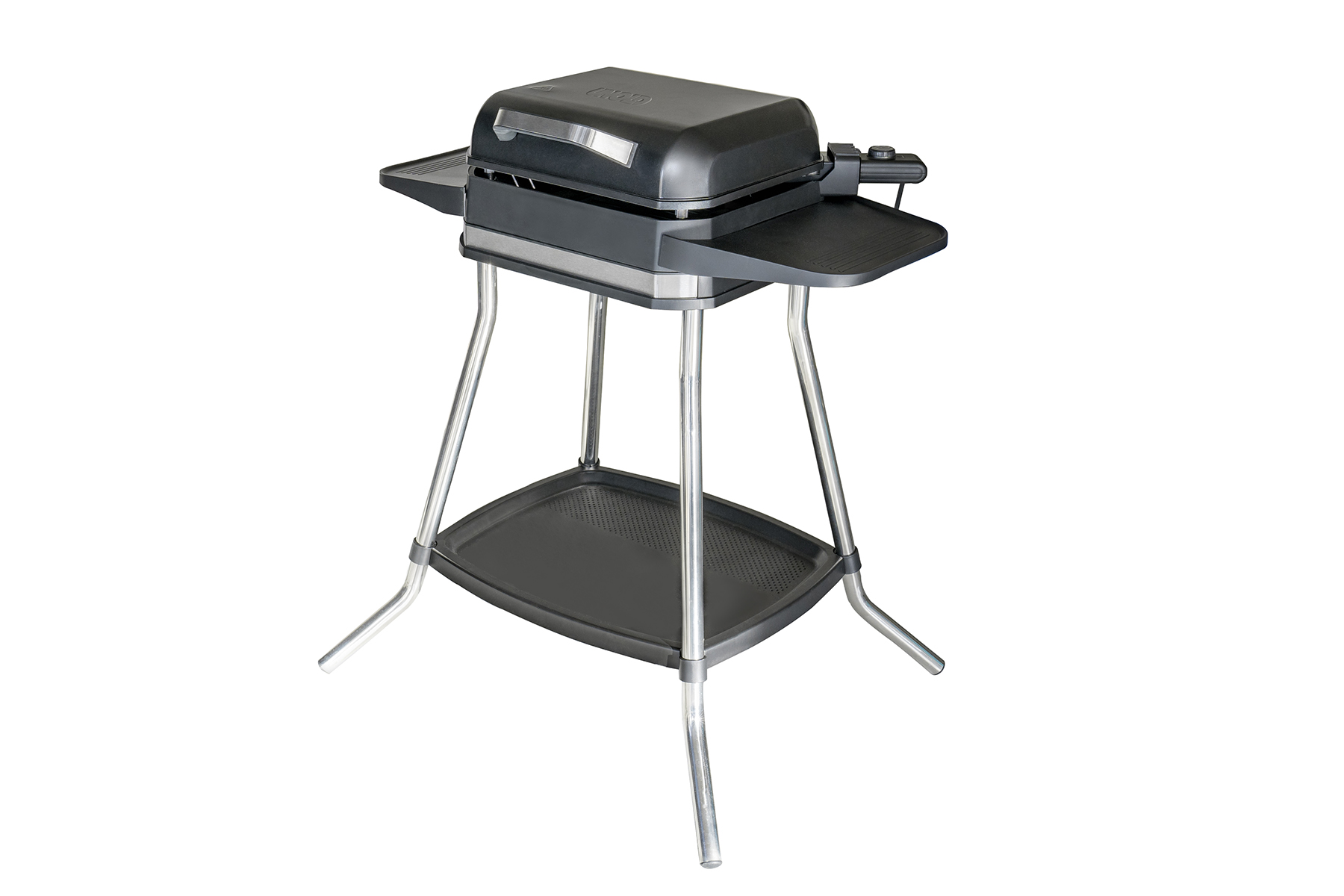 Schwarzer Grill auf einem Ständer mit Seitentischen, isoliert auf weißem Hintergrund, Outdoor-Kochgerät.