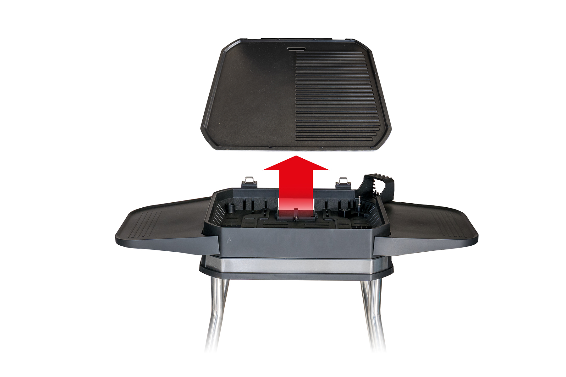 Schwarze Grillteile getrennt mit einem roten Pfeil nach oben.