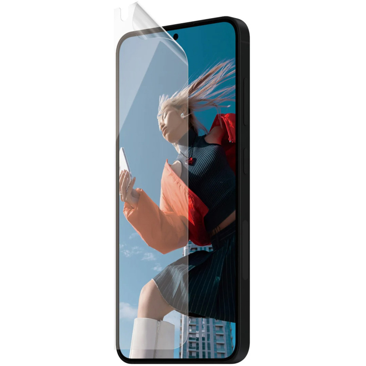 Telefoon met screenprotector. Vrouw in oranje jasje zichtbaar op scherm.
