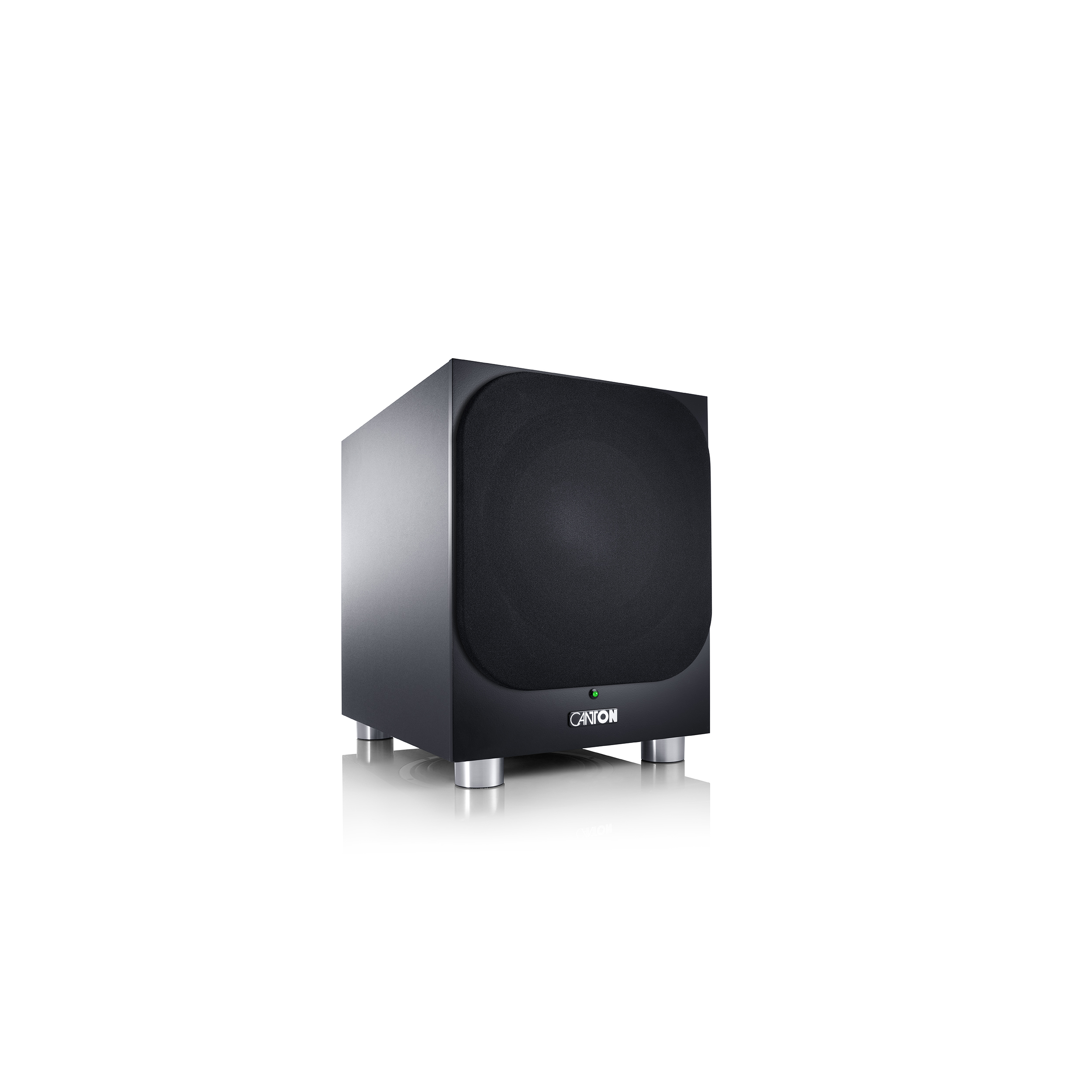 Schwarzer Subwoofer mit abgerundeter Front, auf silbernen Beinen, weißer Hintergrund.