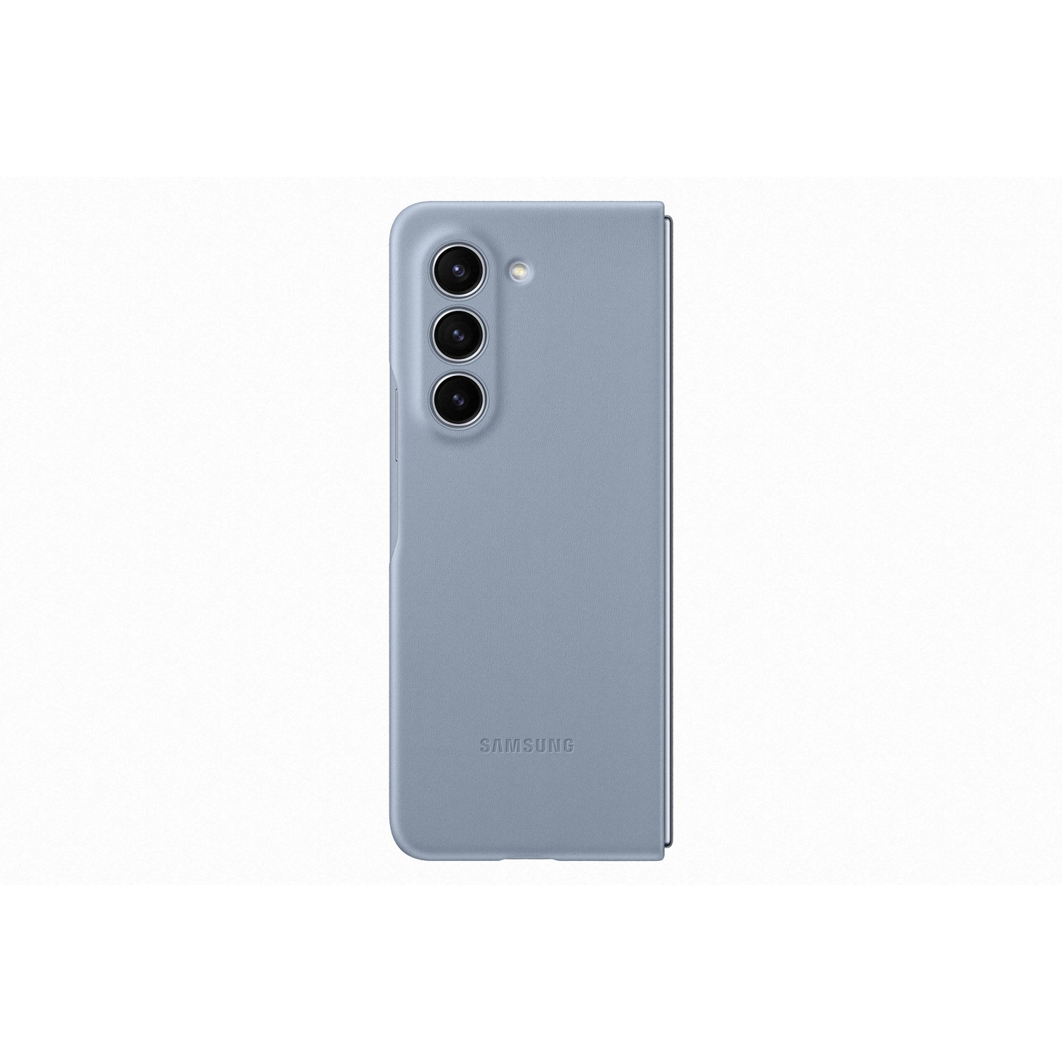 Una custodia per telefono pieghevole, chiusa, azzurra, con tre obiettivi per fotocamera sul retro.