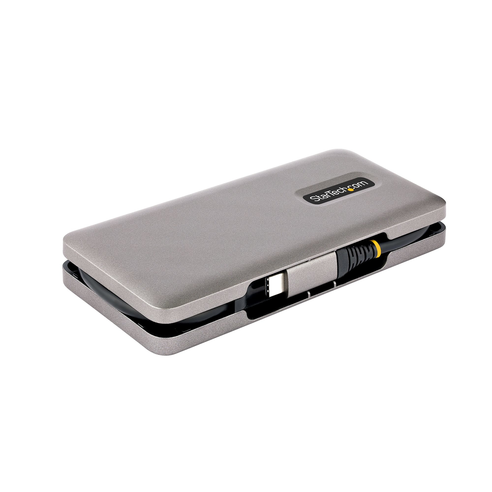Silberner StarTech-Hub mit USB-C-Kabel und mehreren Anschlüssen.
