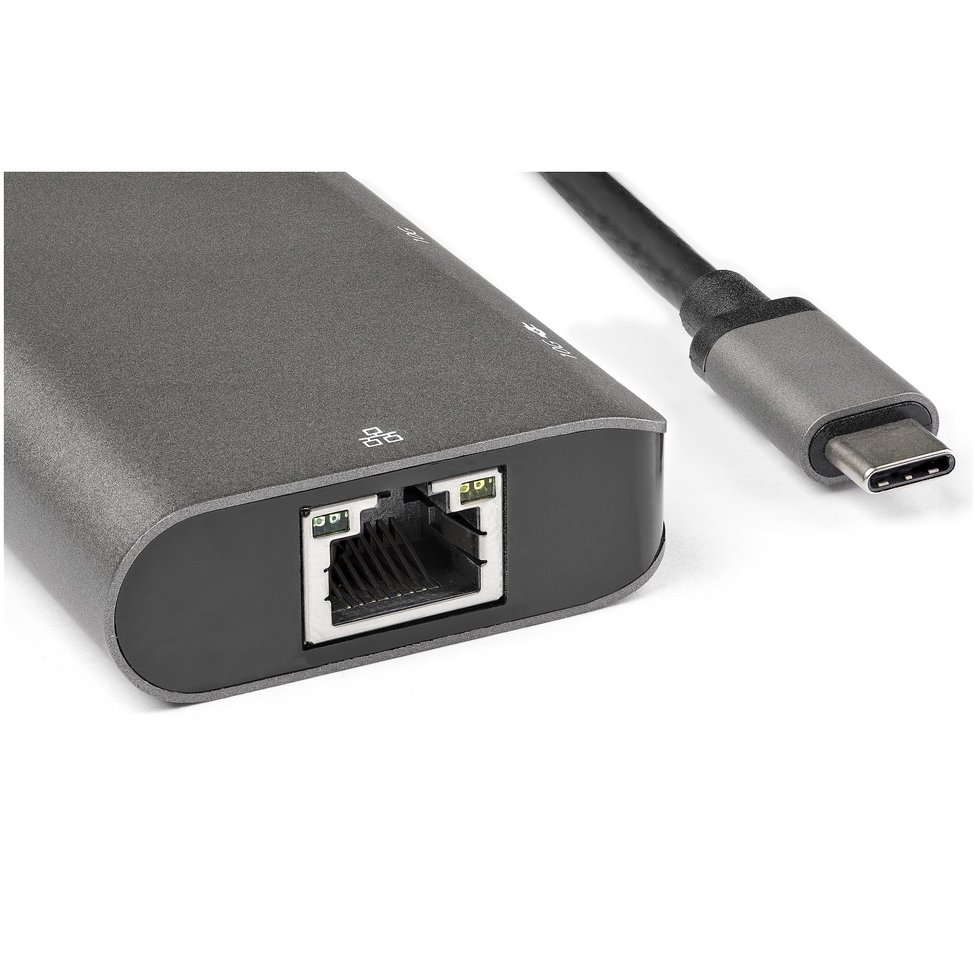 Adaptador USB-C gris con puerto Ethernet y conector.