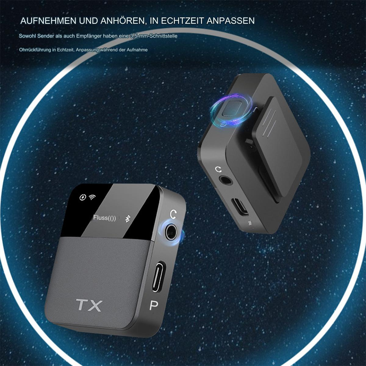 Zwei schwarze kabellose Ohrhörer mit Ladecase, vor verschwommenem Hintergrund mit blauem Lichteffekt.