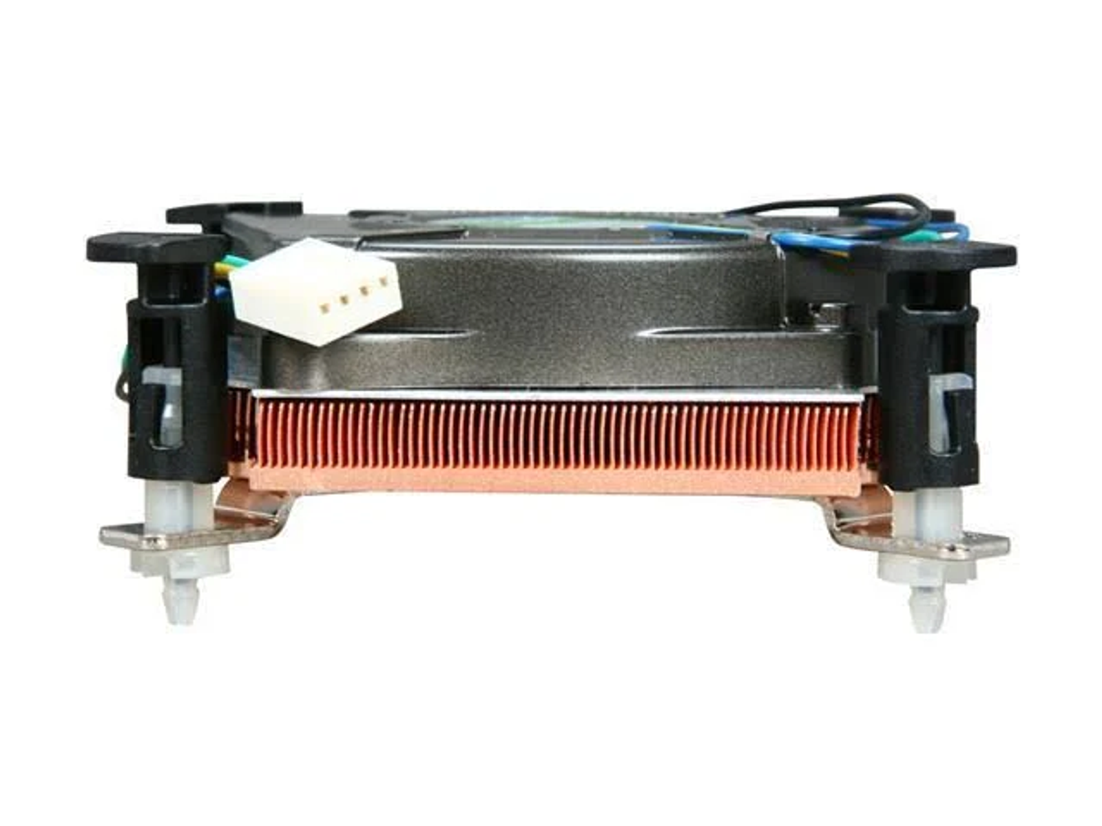 Radiator procesora z wentylatorem. Widoczne miedziane żeberka i wsporniki montażowe.