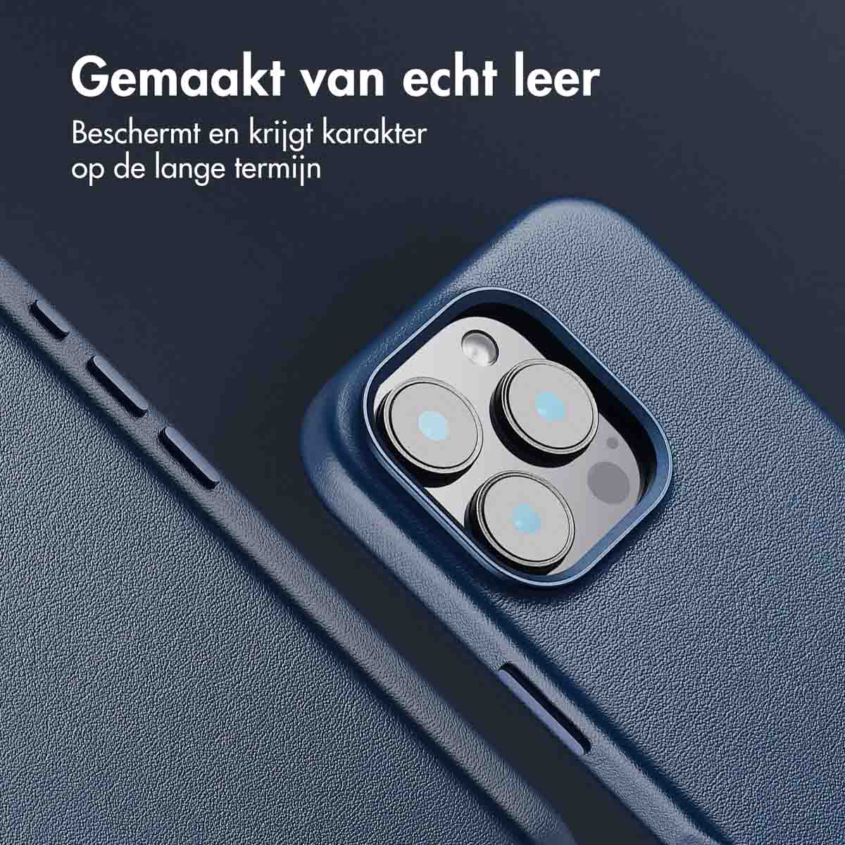 Marineblauwe telefoonhoes met close-up van de camera en een getextureerd leer-uiterlijk.