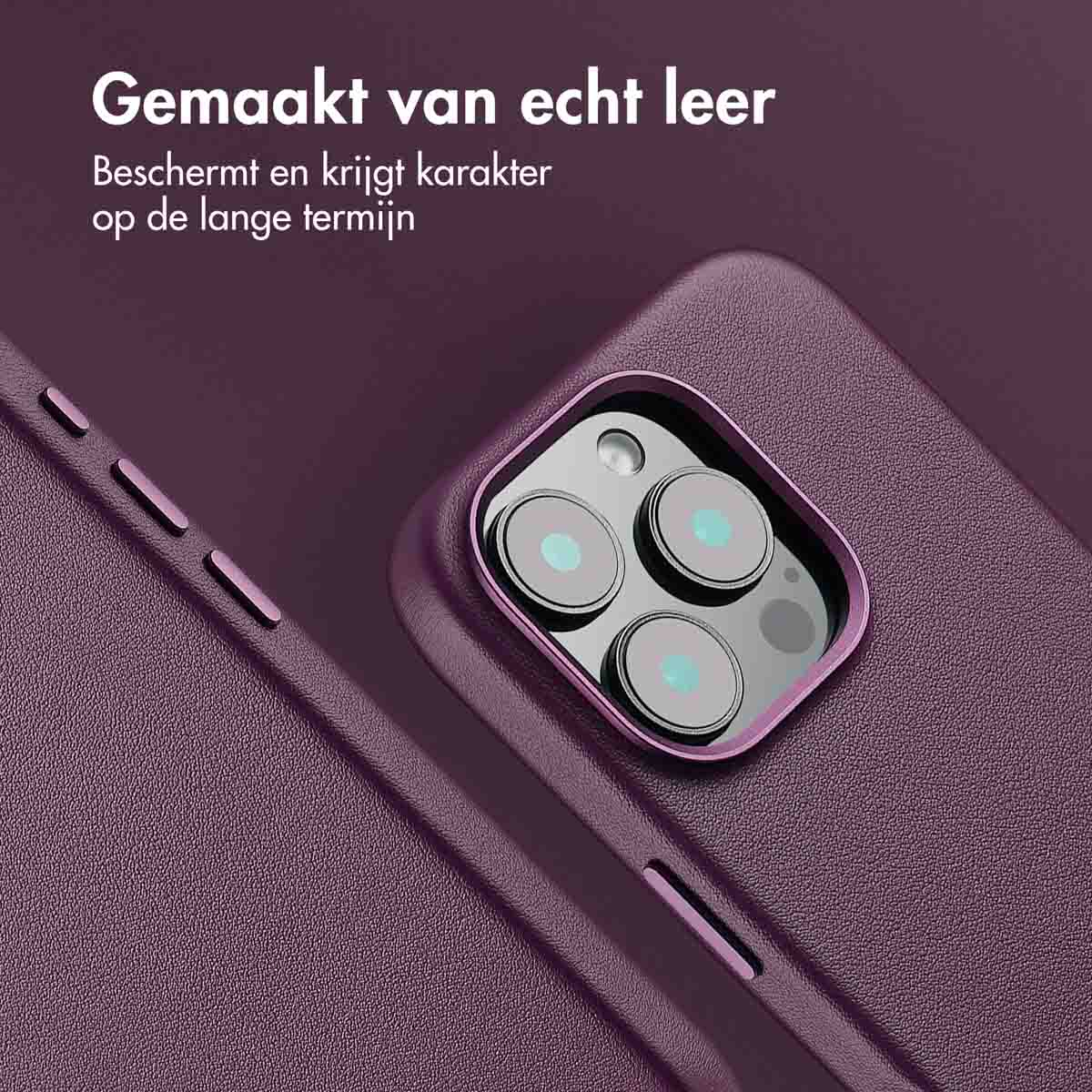 Gros plan d'une coque de téléphone violette avec une découpe pour l'appareil photo. La coque a une surface texturée.