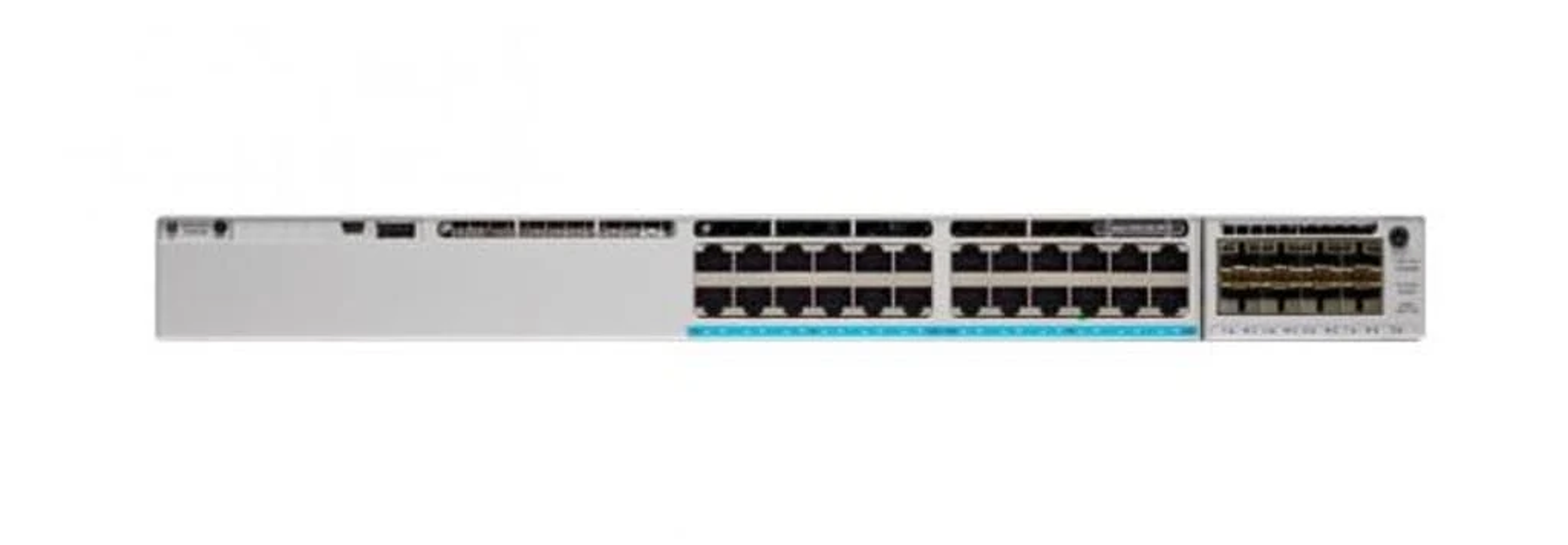 Uno switch di rete lungo e argentato con più porte, su uno sfondo bianco.