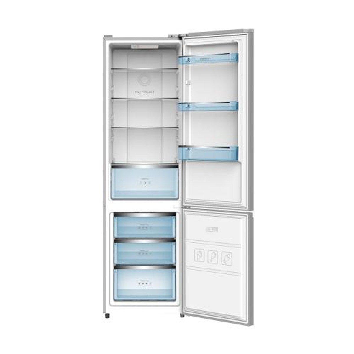 Un refrigerador con la puerta abierta, mostrando estantes, cajones y almacenamiento de alimentos.