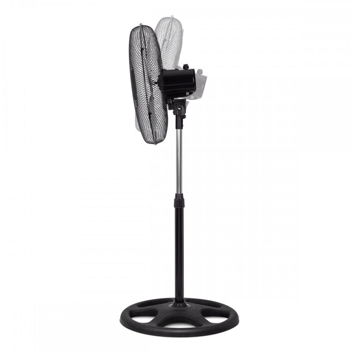 Czarno-srebrny wentylator stojący na białym tle.