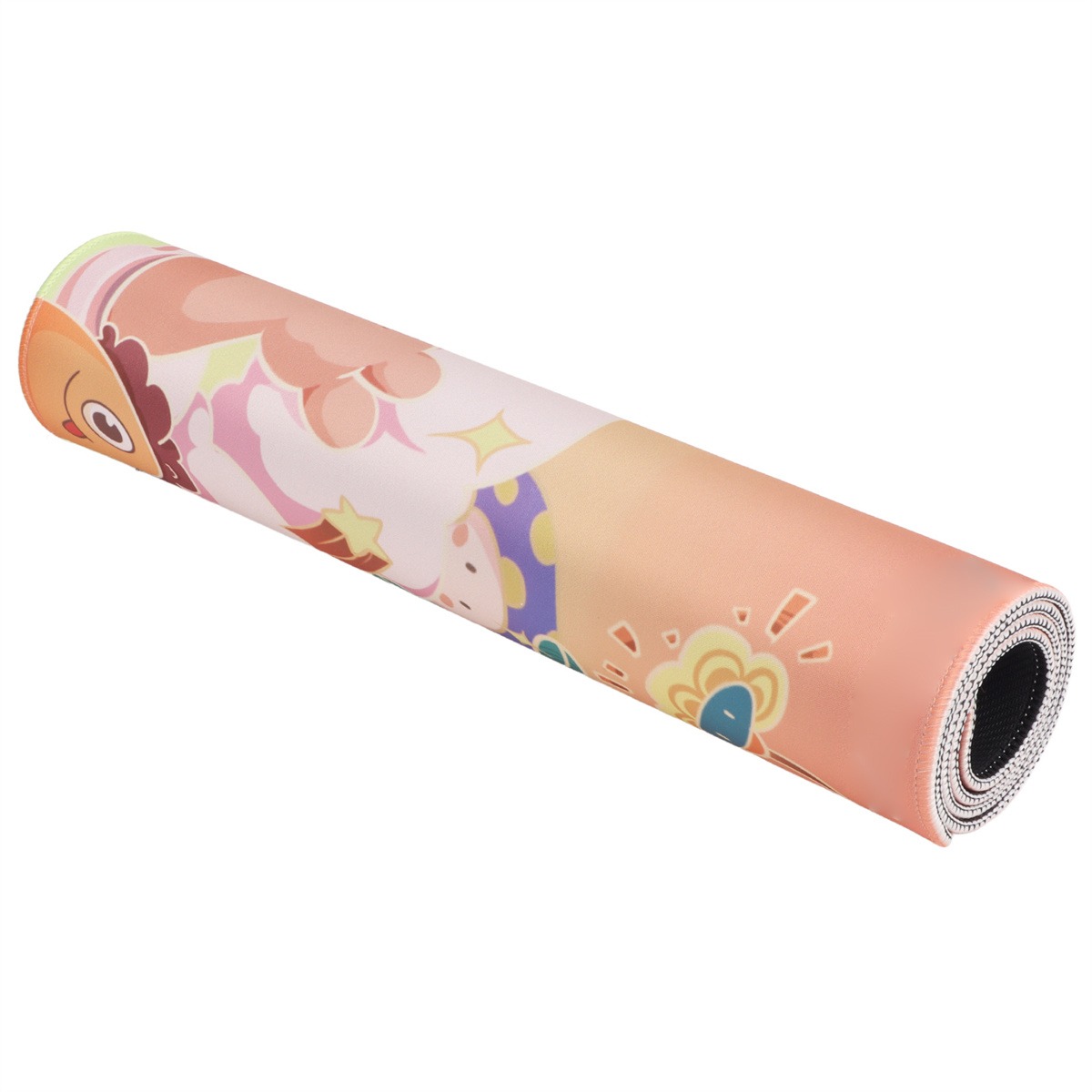 Aufgerolltes Mauspad. Das Design ist ein Cartoonbild mit bunten Formen und hellrosa Hintergrund.