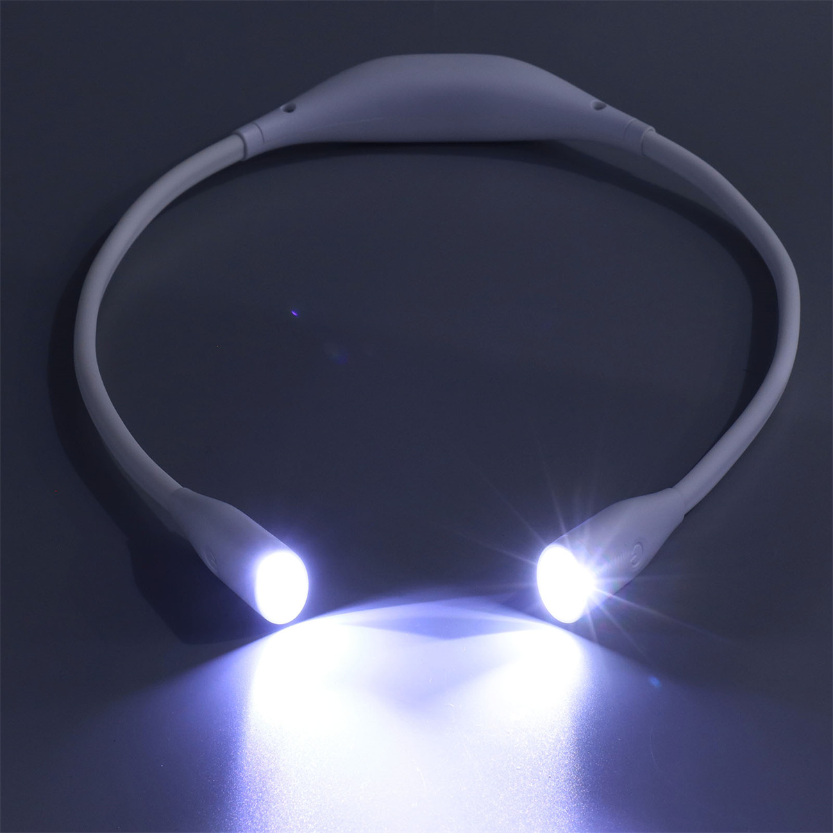 Graues, flexibles Nackenlicht mit zwei weißen Lichtern an den Enden.
