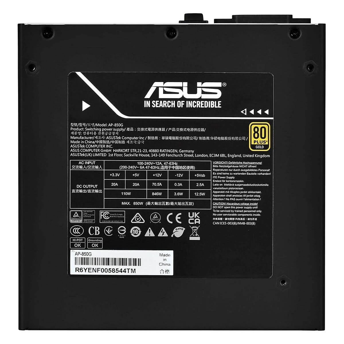 Czarny zasilacz. Ma etykietę z tekstem, logo i specyfikacjami.