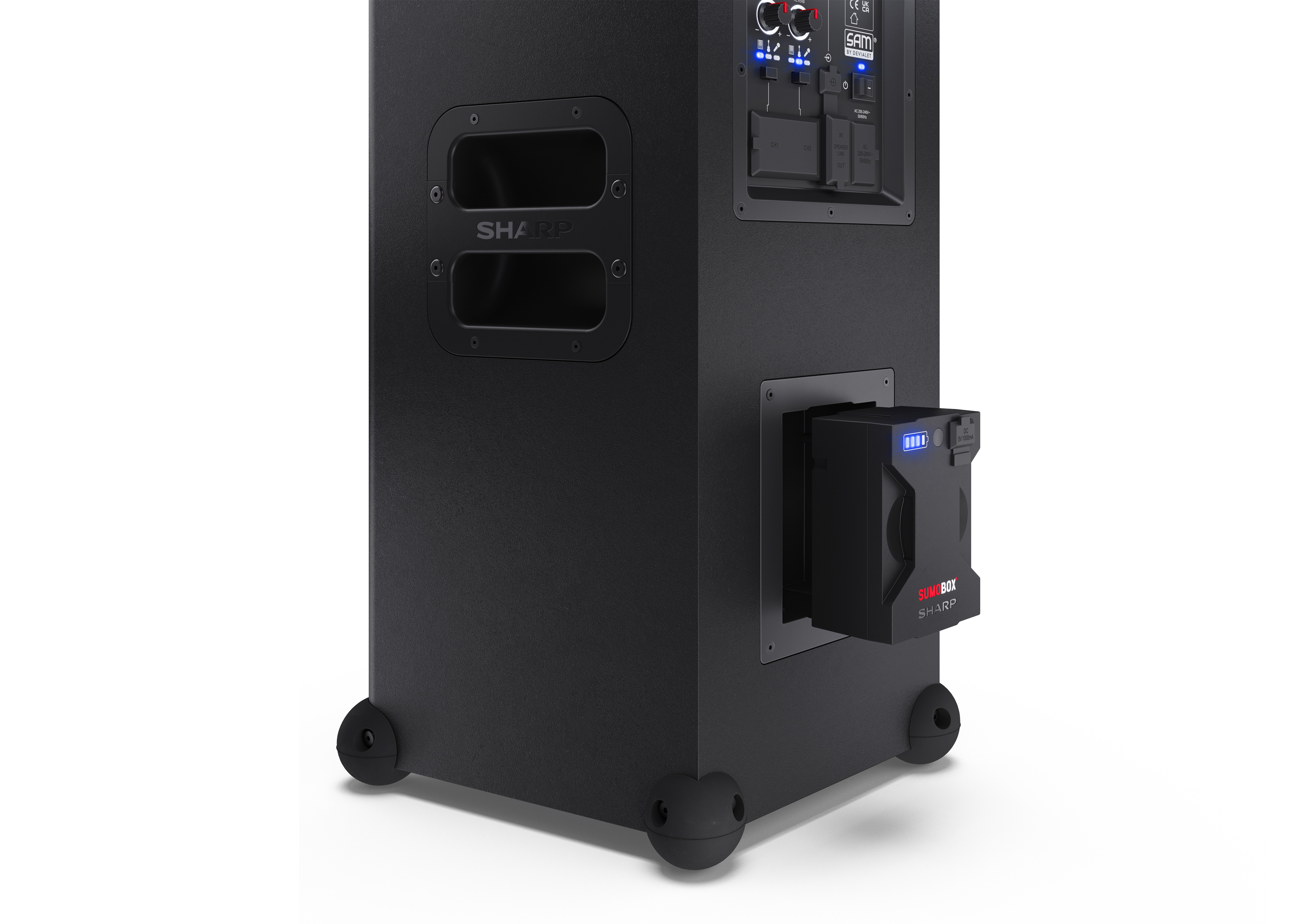 Czarny głośnik z wyjmowaną baterią, na białym tle, marki SHARP.