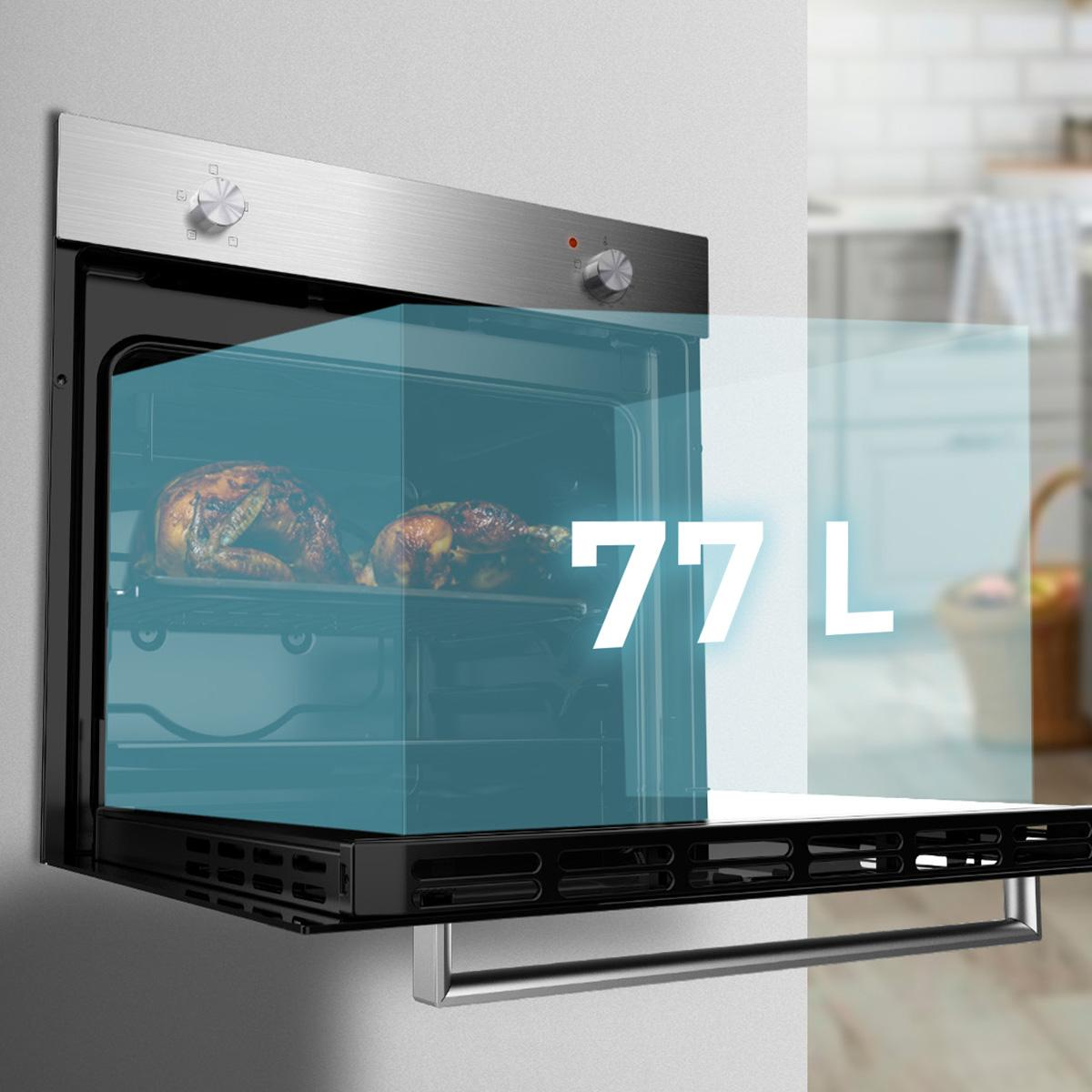 Un horno con dos pollos asados dentro. El texto 77 L está superpuesto en el horno. La puerta del horno está abierta.