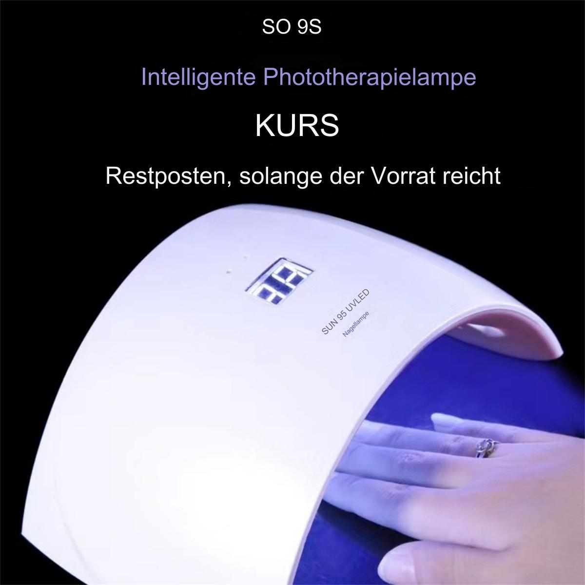 UV-Nagellampe mit einer Hand im Inneren. Die Lampe ist weiß und hat eine digitale Anzeige. Der Hintergrund ist dunkel.