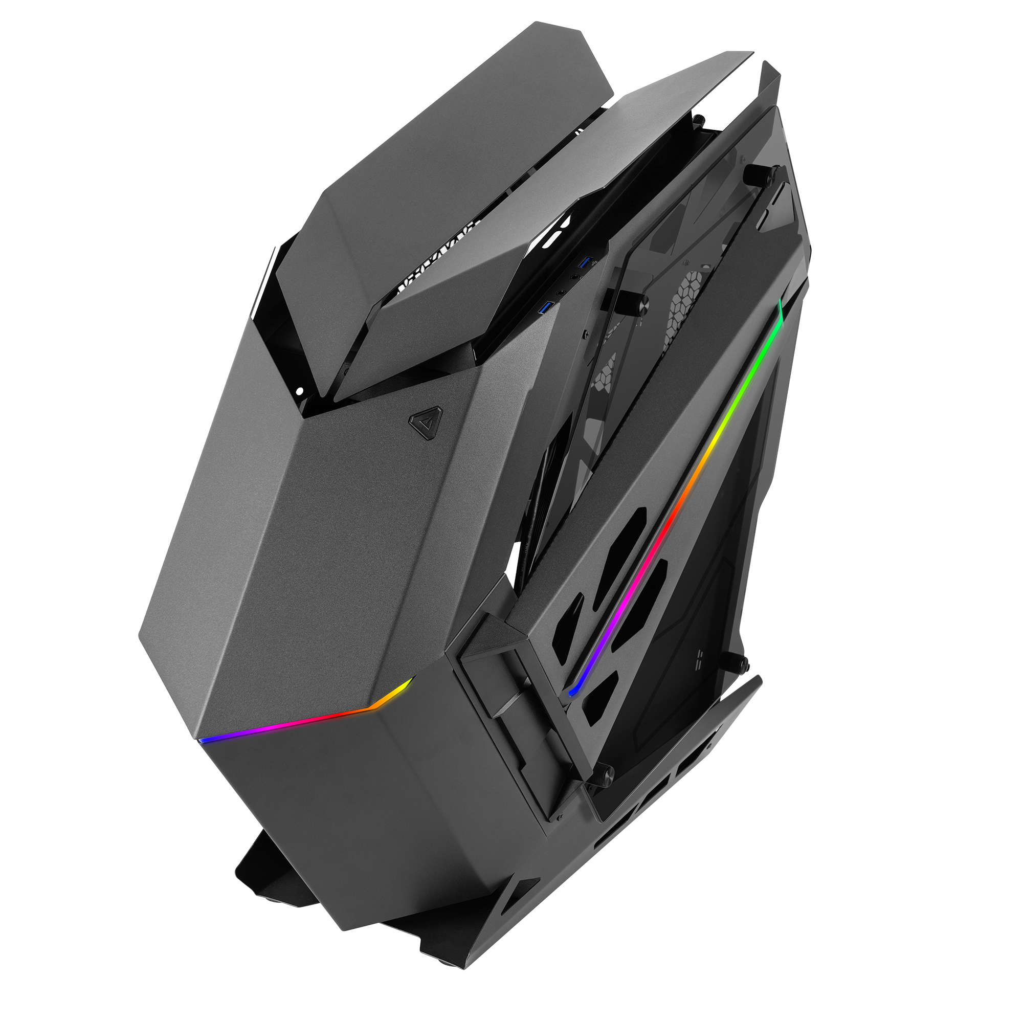 Czarna obudowa komputera o unikalnym designie i oświetleniu RGB. Jest ustawiona pod kątem na białym tle.