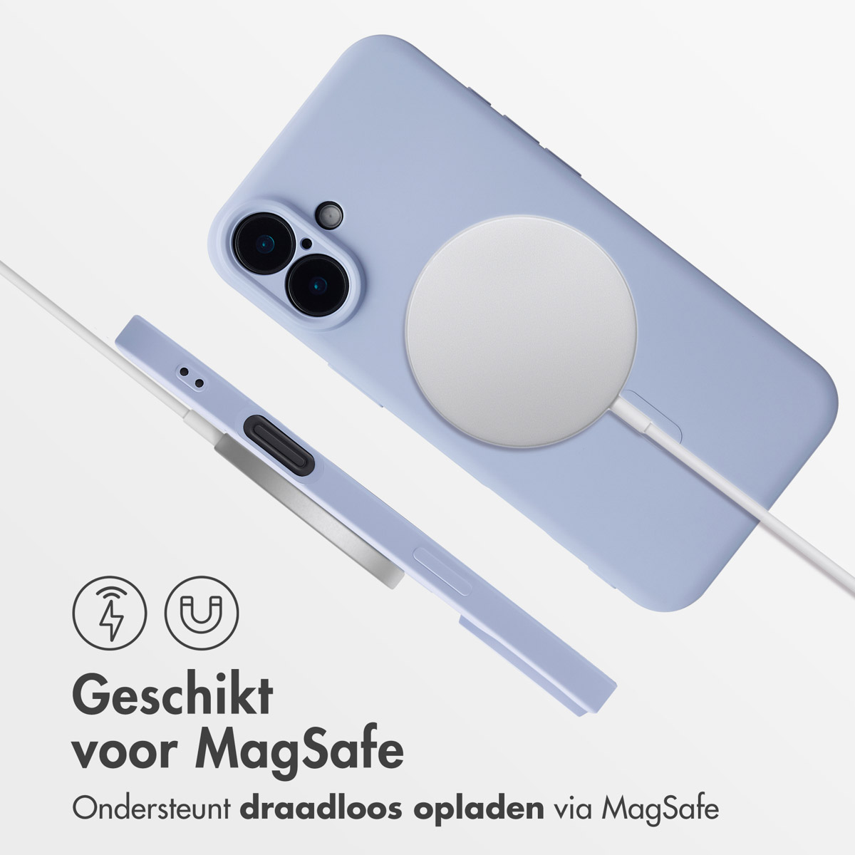 Coque de téléphone bleu clair avec un chargeur blanc. L'étui est près du chargeur.