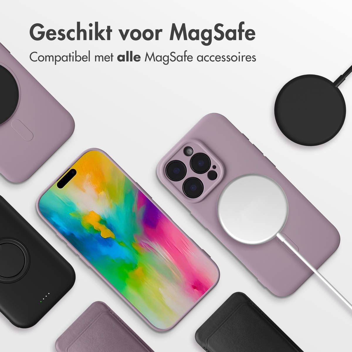 Une variété d'accessoires MagSafe autour d'un téléphone au design abstrait coloré.