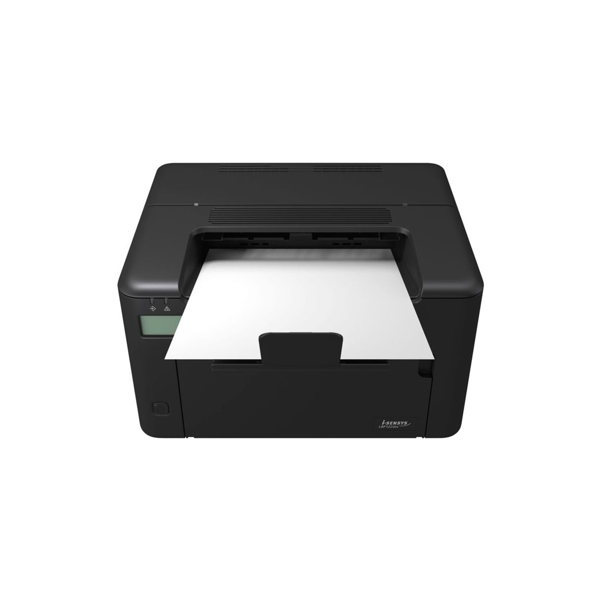 Czarna drukarka z białym arkuszem papieru w tacy wyjściowej. Białe tło.