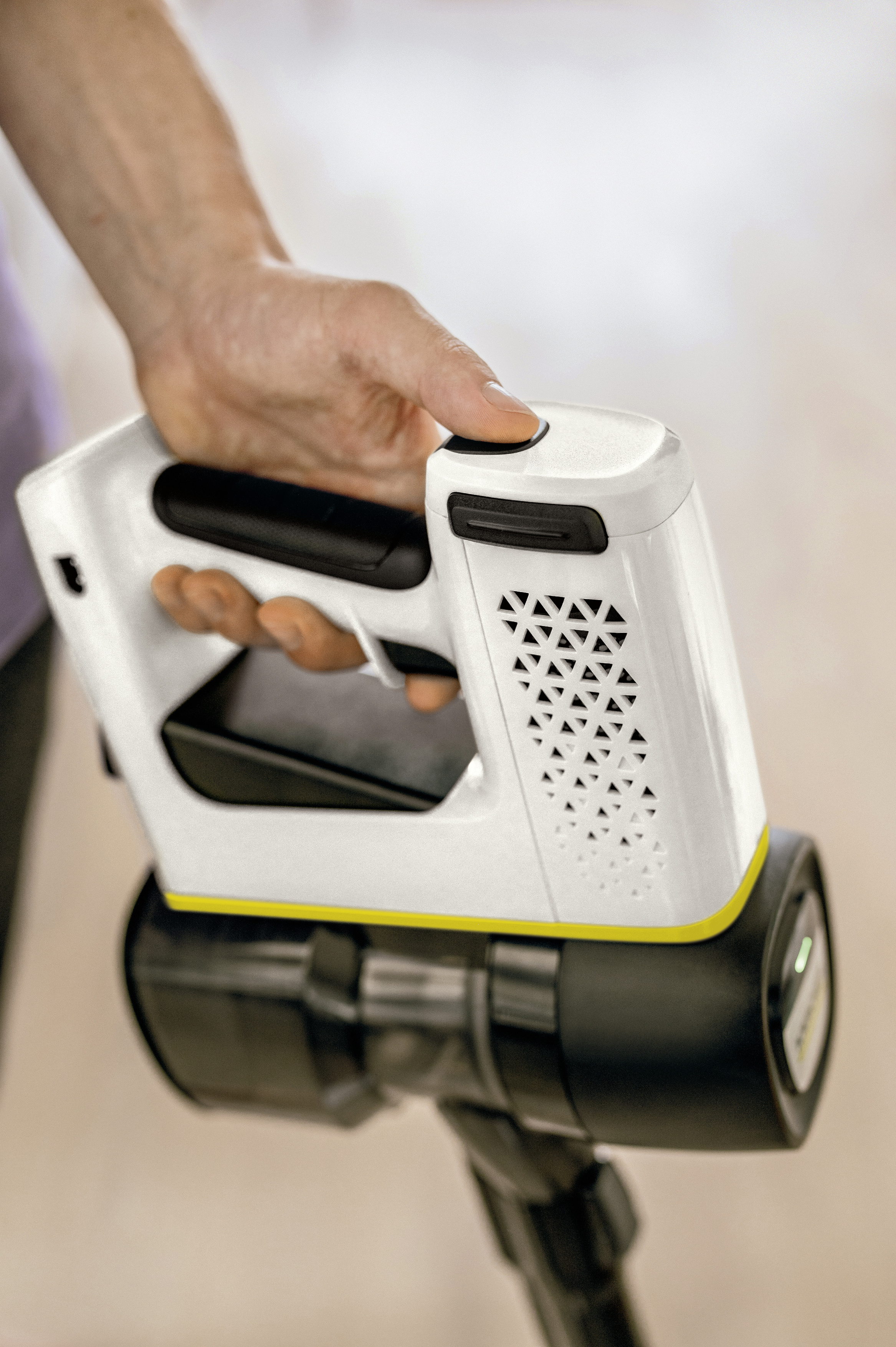 KÄRCHER VC 4 Cordless myHome Pet Akku-Staubsauger, Netz-/Akkubetrieb, 140 Watt