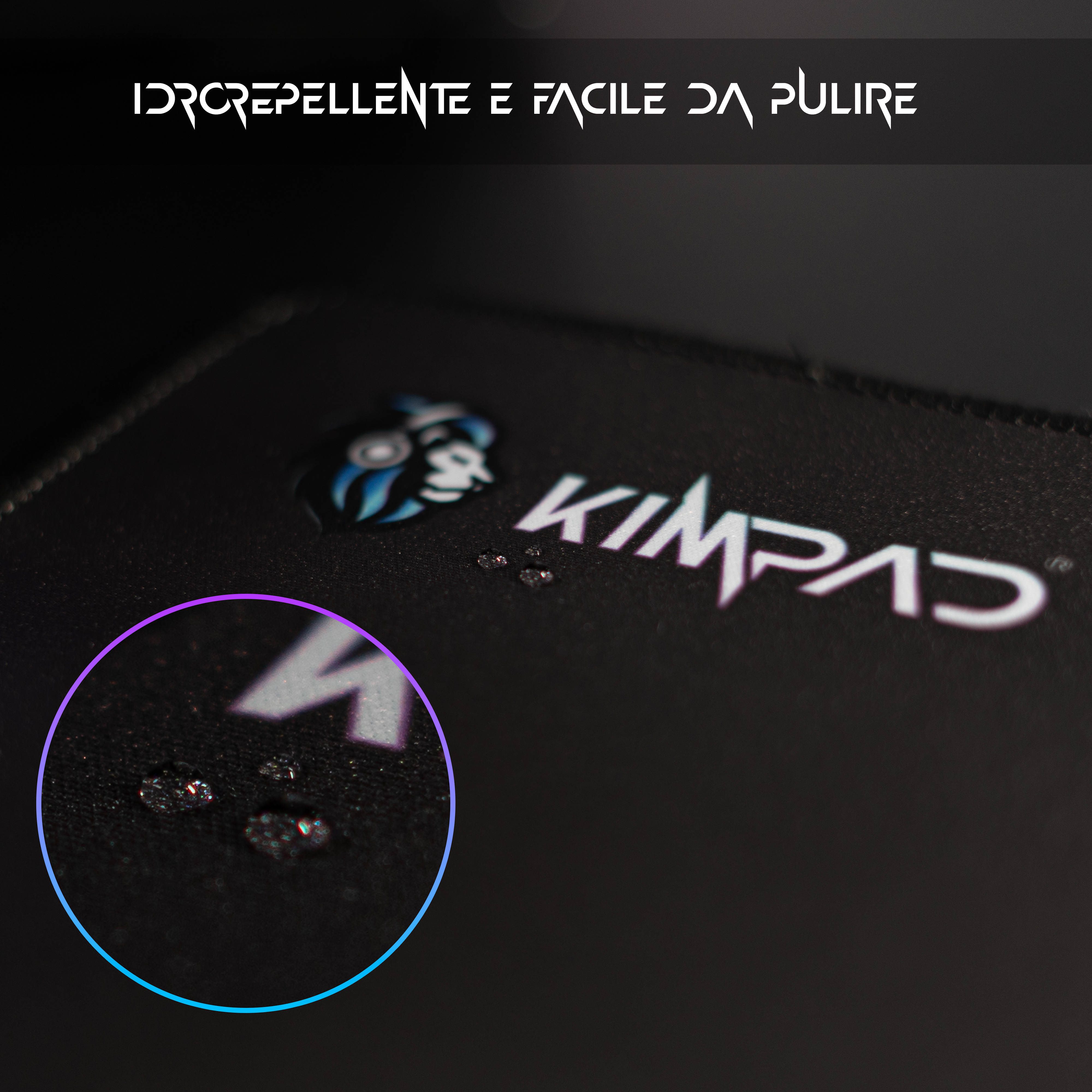 Tappetino per mouse con gocce d'acqua. Il testo 'KIMPAD' è visibile.