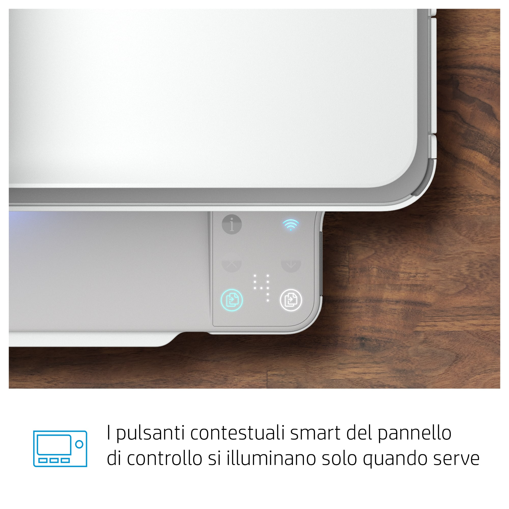 Panel de control de la impresora con iconos iluminados sobre madera.