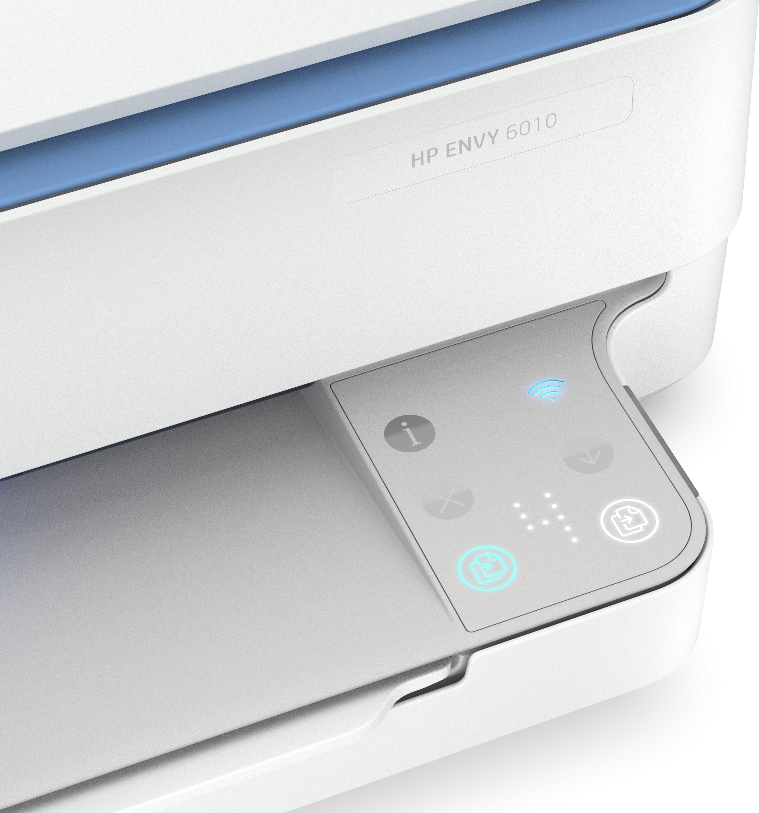 Nahaufnahme des Bedienfelds eines HP ENVY 6010 Druckers. Das Bedienfeld ist weiß mit blauen und grünen Lichtern.