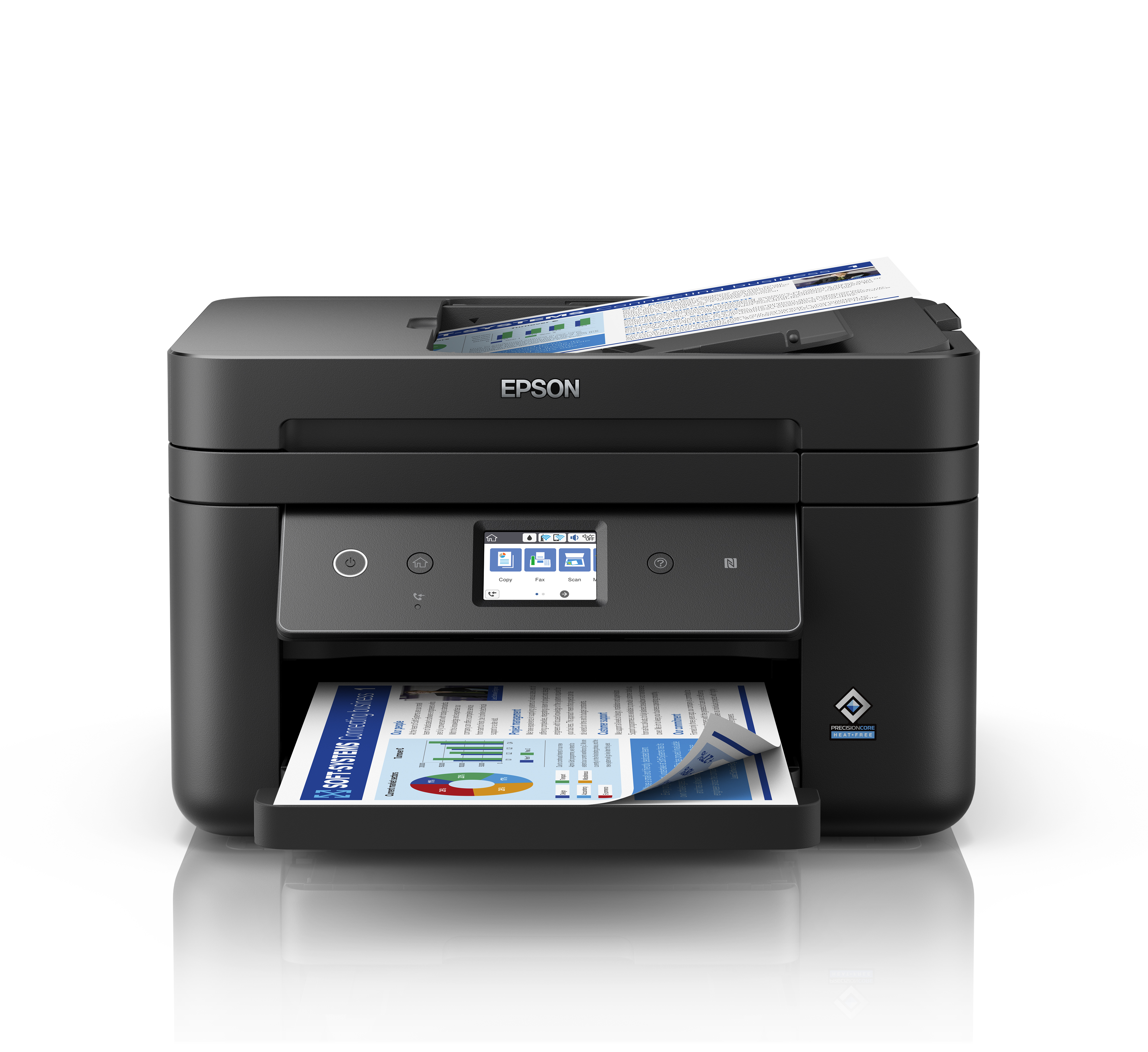 Stampante Epson nera che stampa documenti. La carta esce dal vassoio.