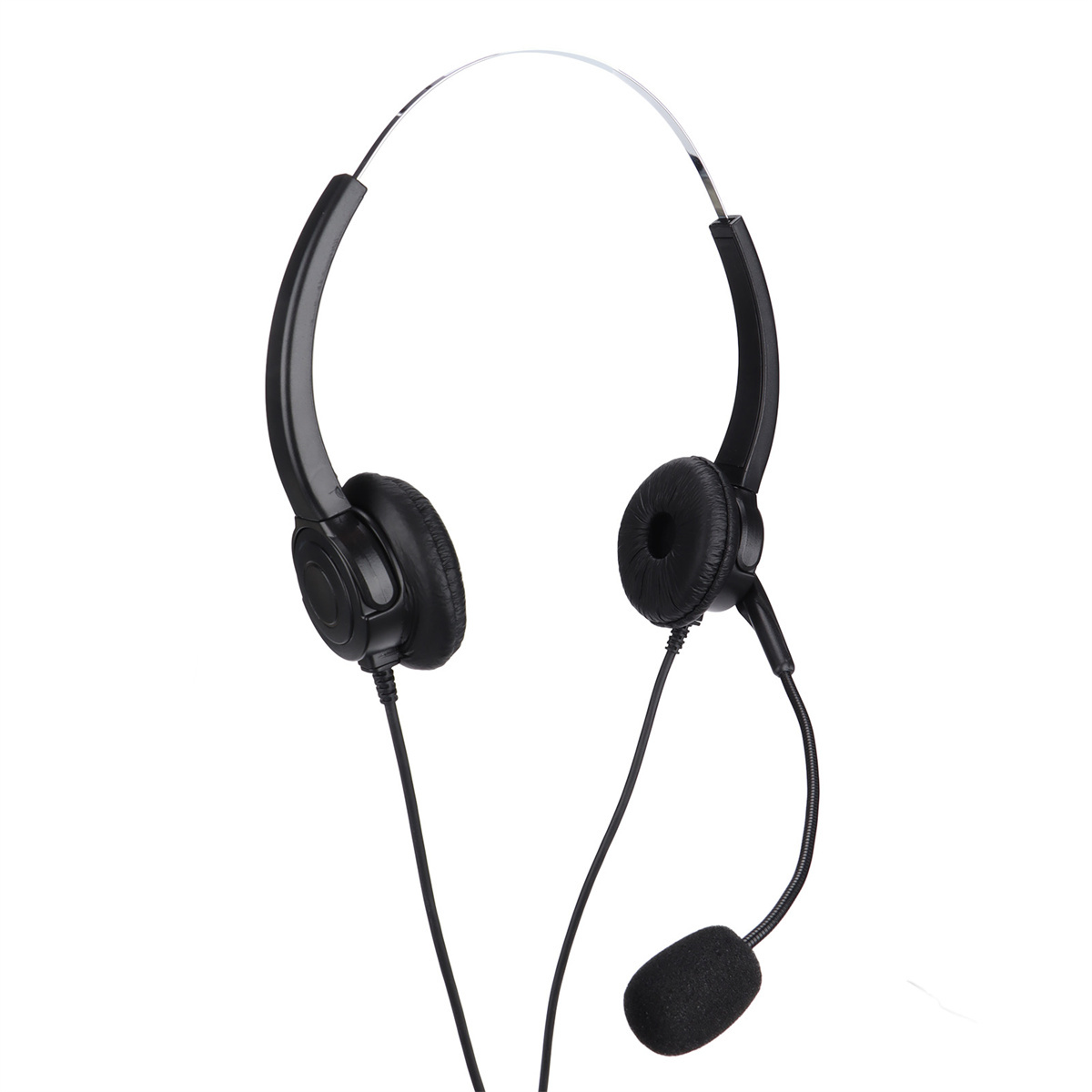 Schwarzes Headset mit zwei Ohrmuscheln und Mikrofon auf weißem Hintergrund.