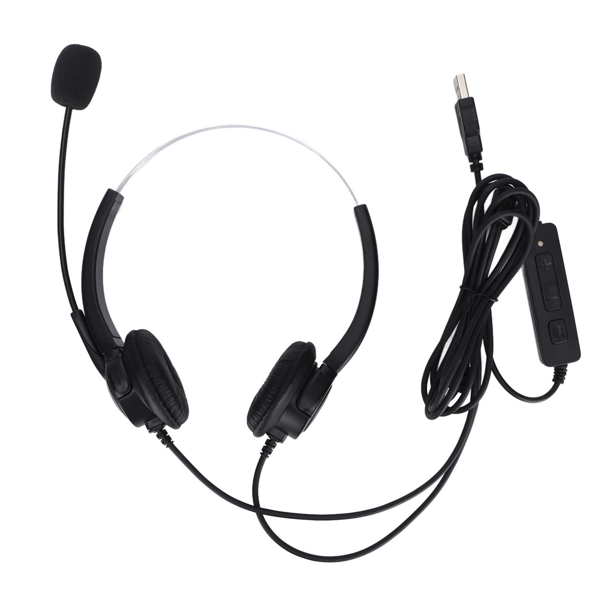 Ein schwarzes Headset mit Mikrofon und USB-Kabel vor weißem Hintergrund.