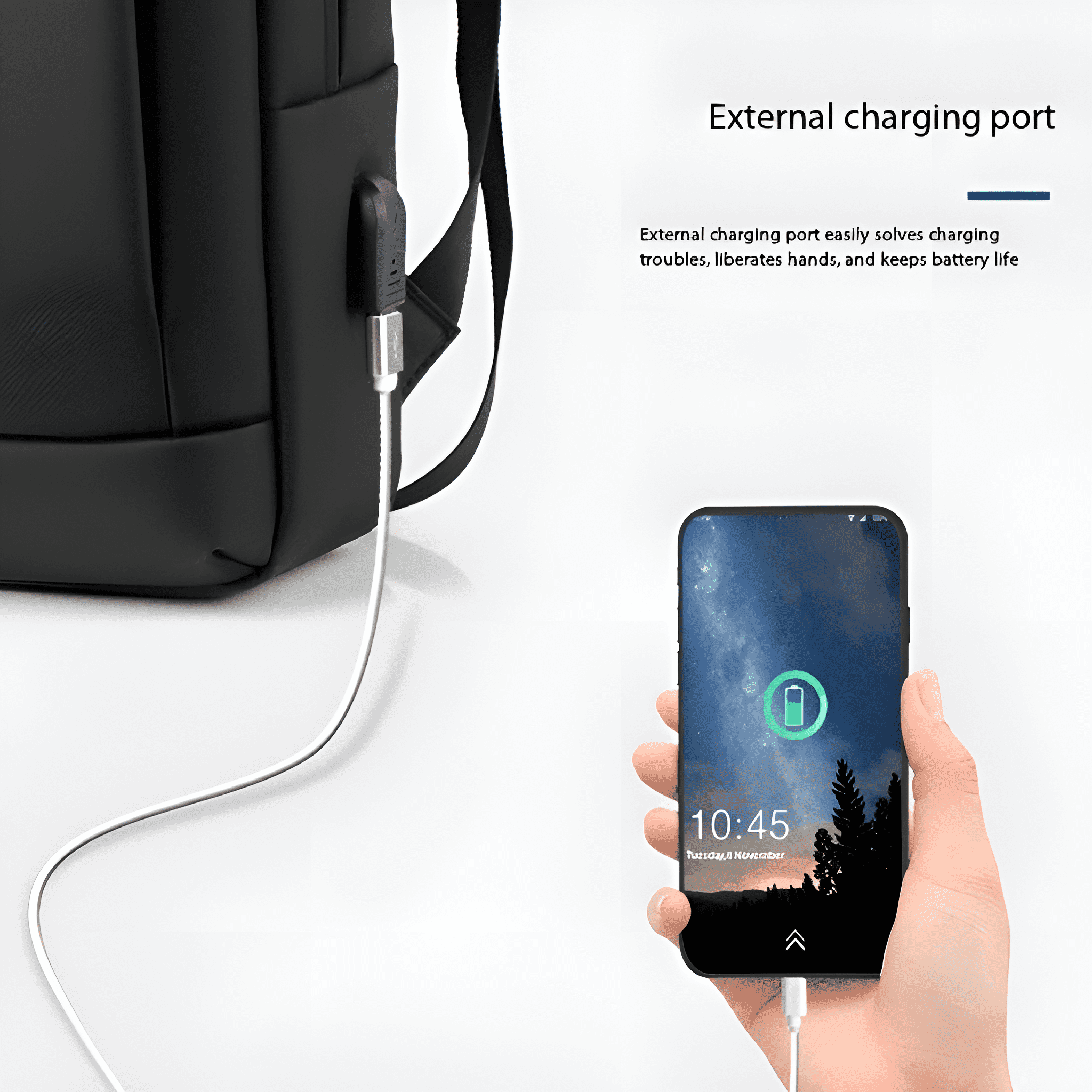 Schwarzer Rucksack mit Ladekabel, das mit einem Telefon verbunden ist, das ein Ladesymbol anzeigt.