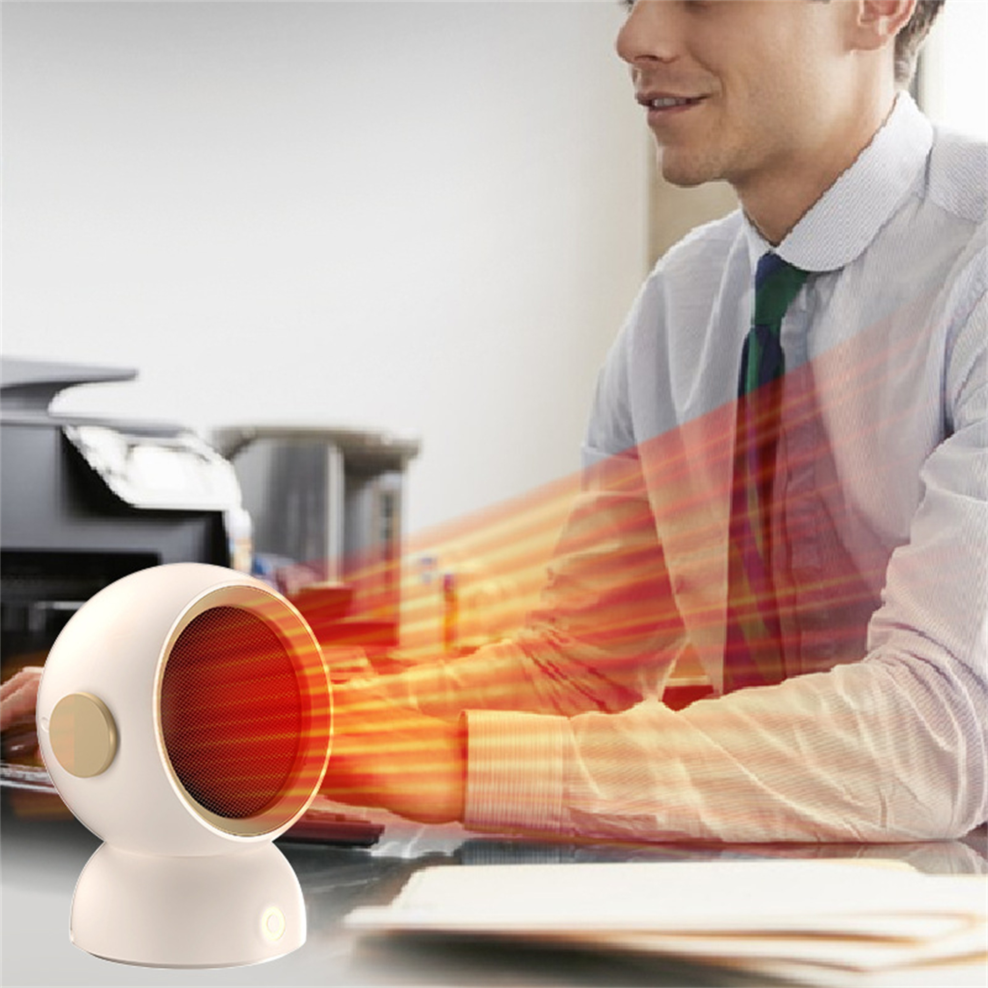 Eine Person benutzt eine kleine, weiße Schreibtischheizung mit Bürotisch im Hintergrund.
