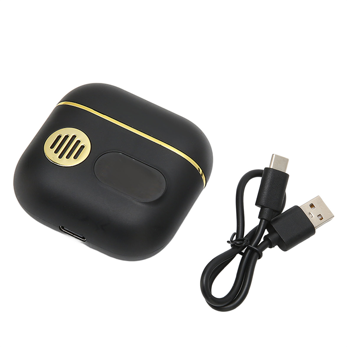 Schwarzes kabelloses Ohrhörer-Etui mit goldfarbenem Besatz und USB-C-Kabel.