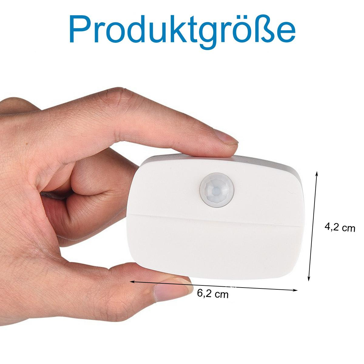Ein weißes Bewegungssensorlicht mit Abmessungen, gehalten von einer Hand.
