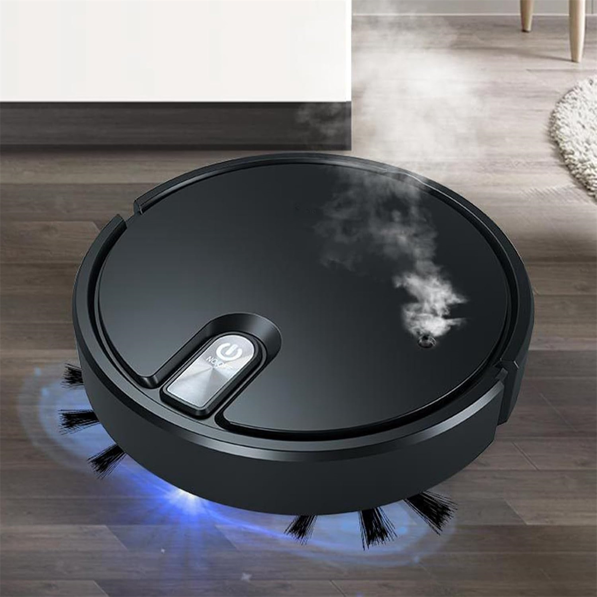 Schwarzer Roboter-Staubsauger auf Holzboden. Er hat Bürsten und stößt Dampf aus.